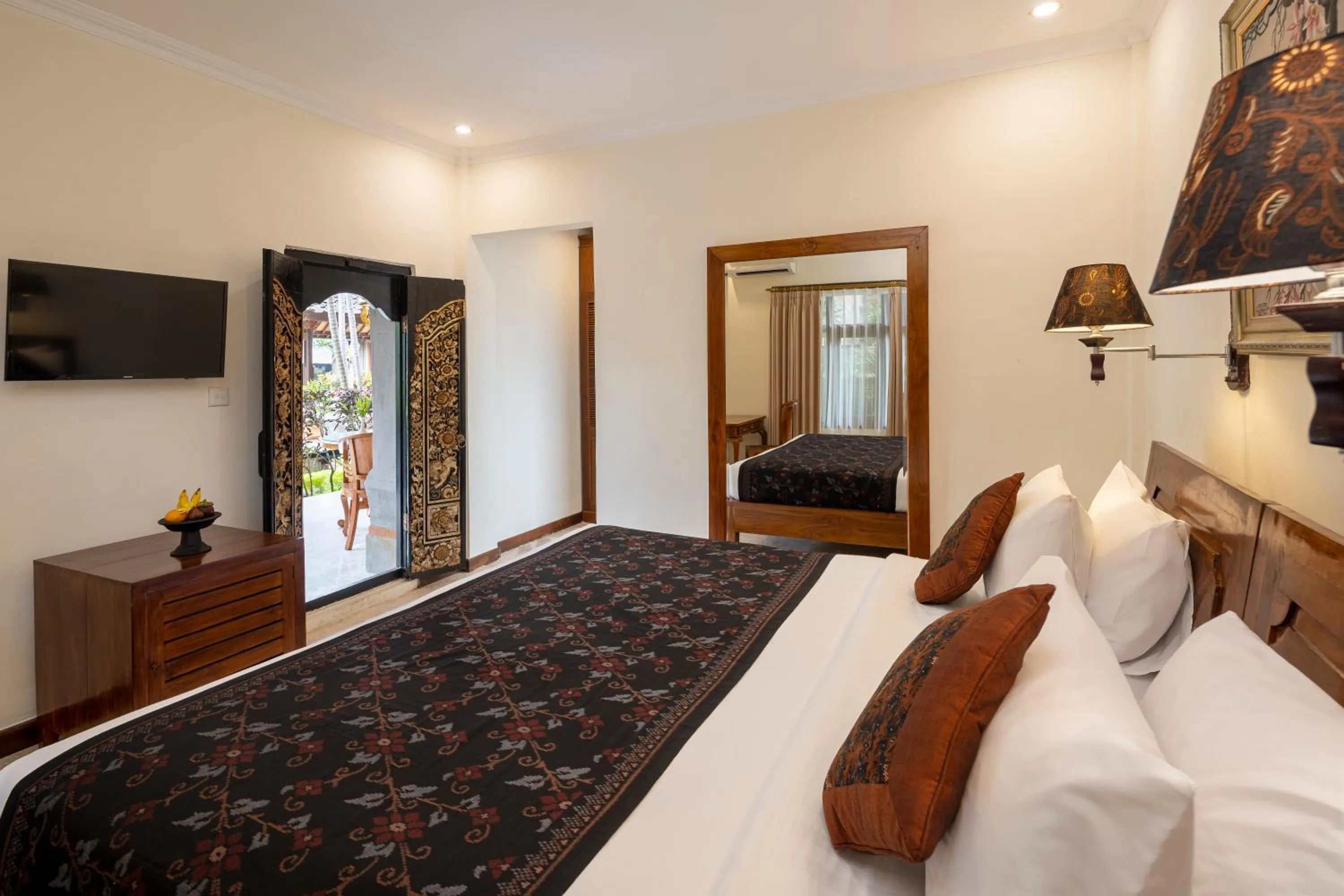 Grand Deluxe Room in Puri Saraswati Dijiwa Ubud