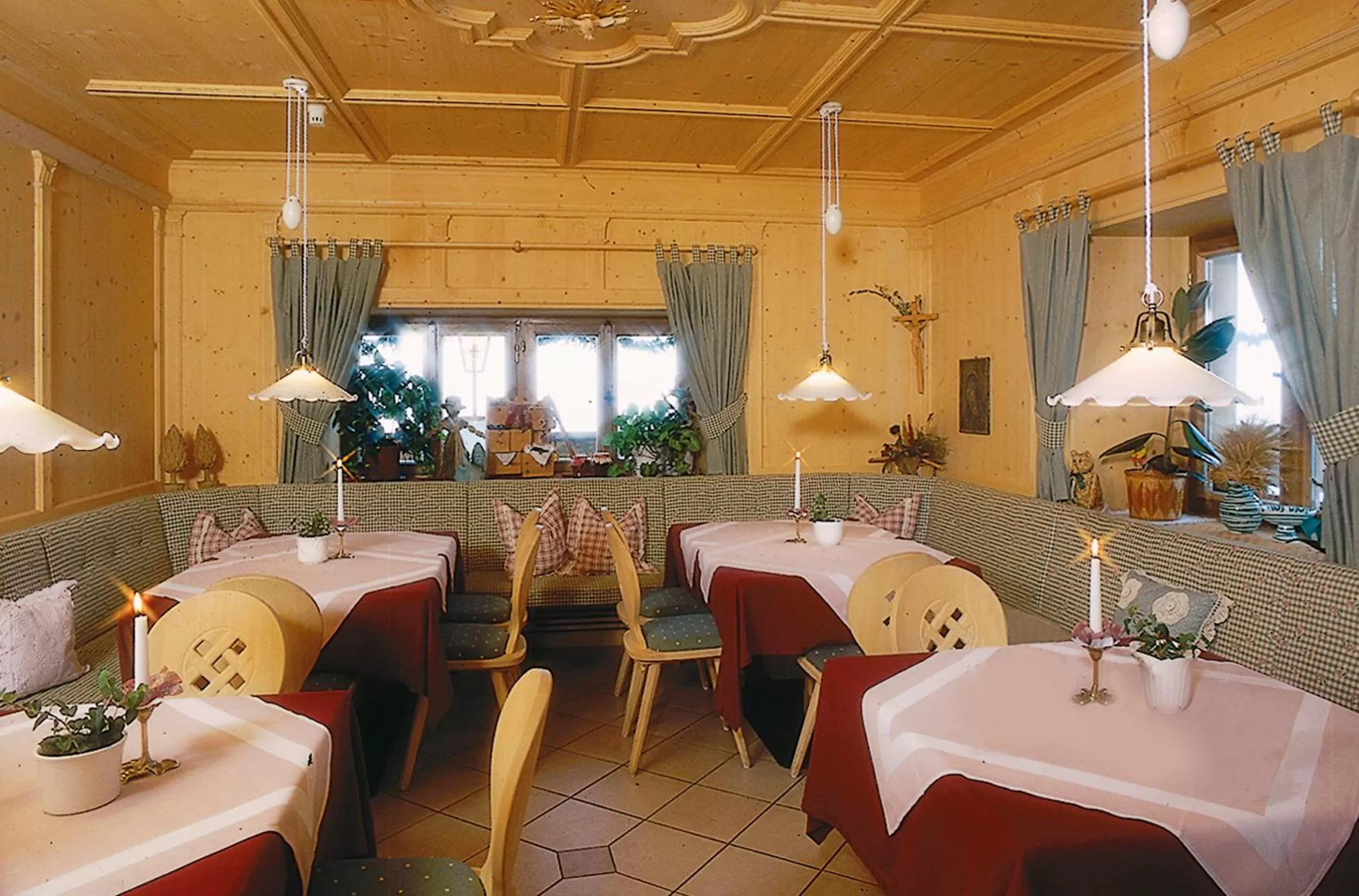 Restaurant/places to eat in Hotel Amaten