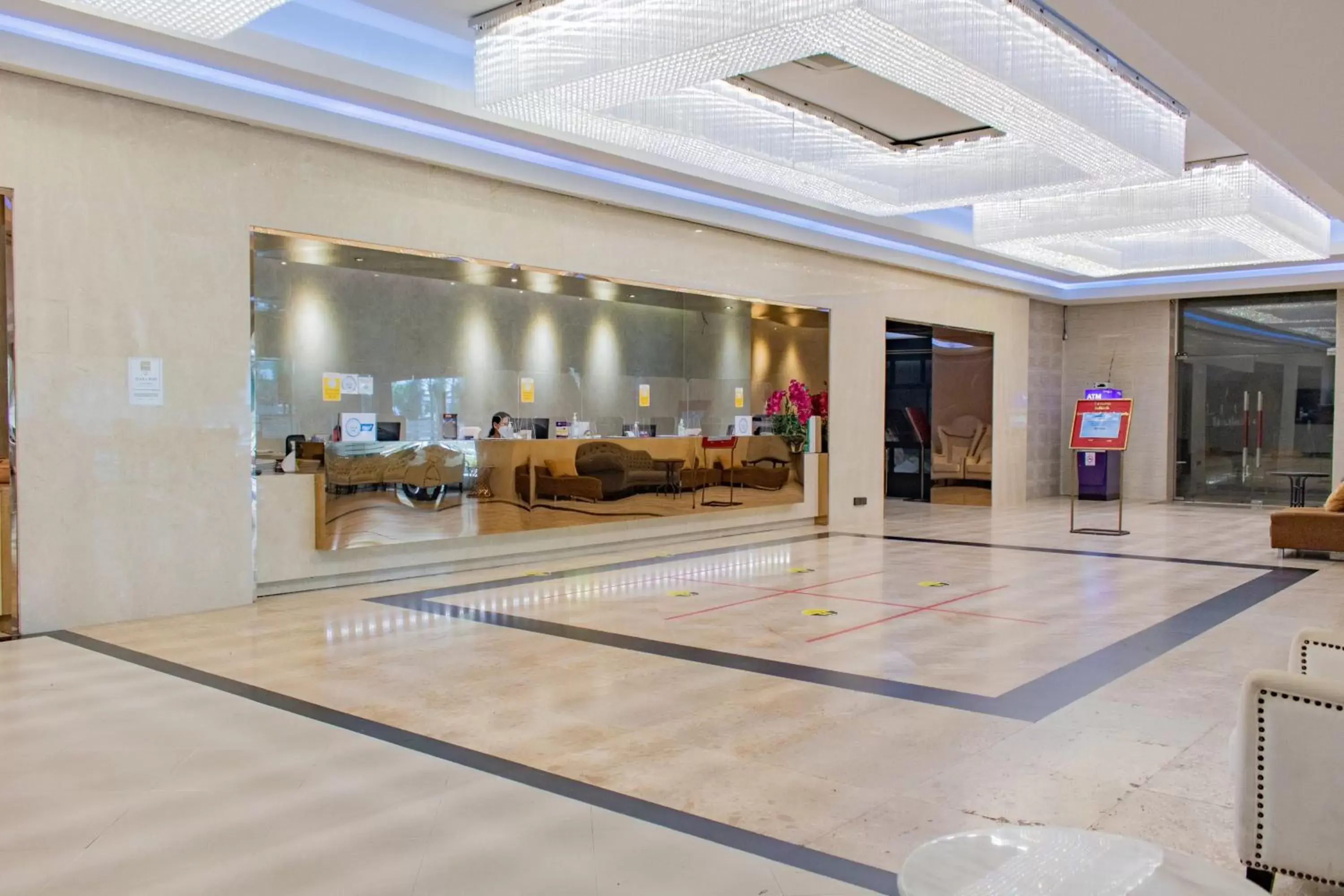 Lobby or reception in Avana Hotel and Convention Centre SHA Extra Plus