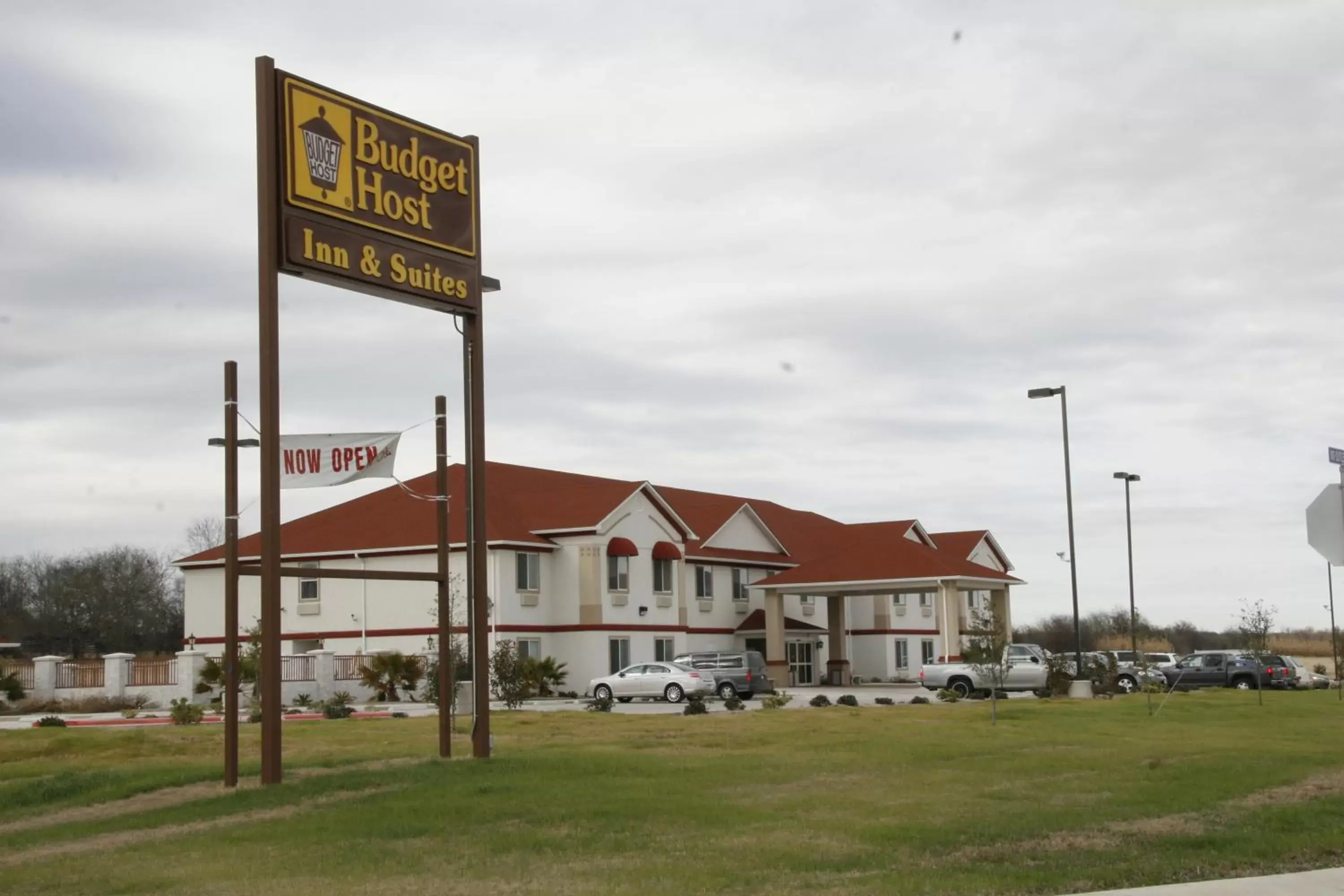 Property building in Budget Host Inn and Suites Cameron