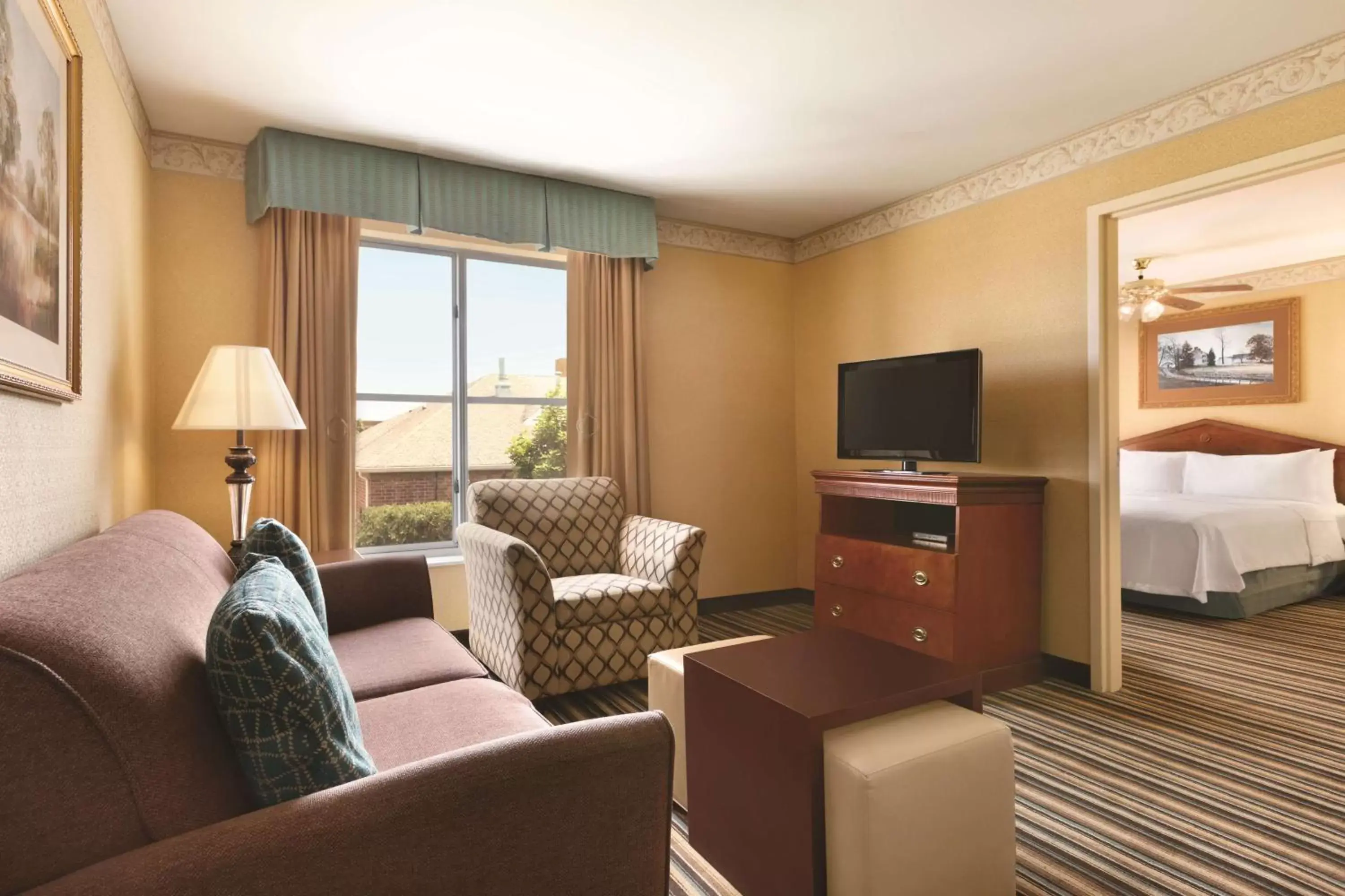 Bedroom, Seating Area in Homewood Suites by Hilton Detroit-Troy