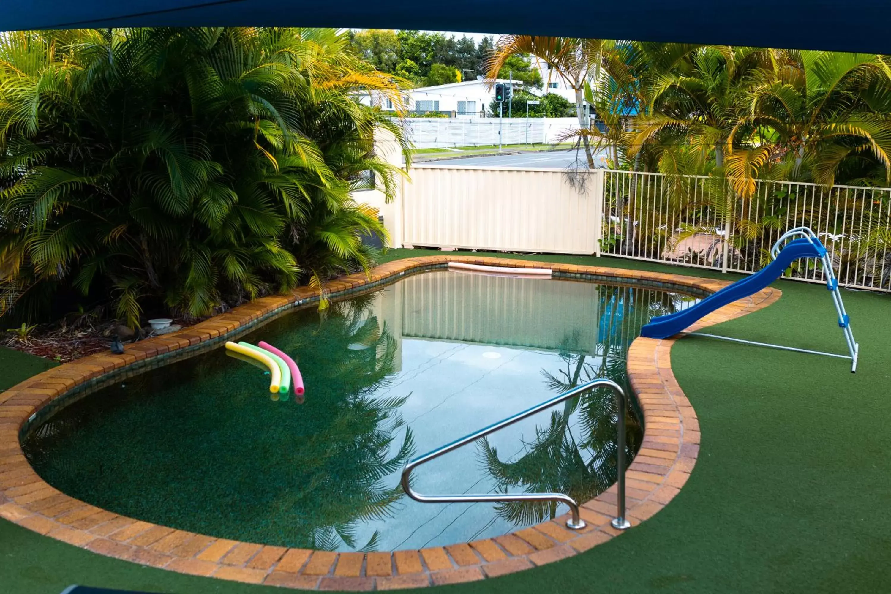 Swimming Pool in Kennedy Drive Airport Motel