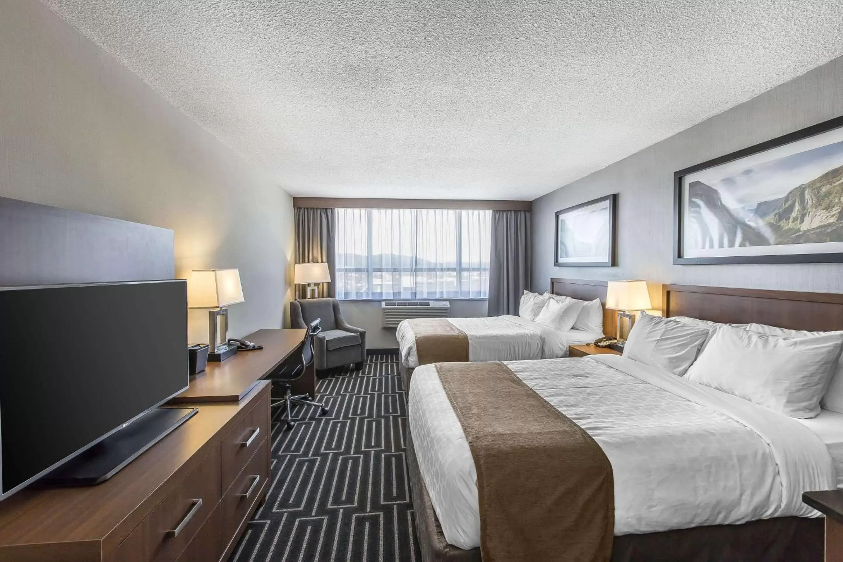 Photo of the whole room, TV/Entertainment Center in Quality Inn Corner Brook