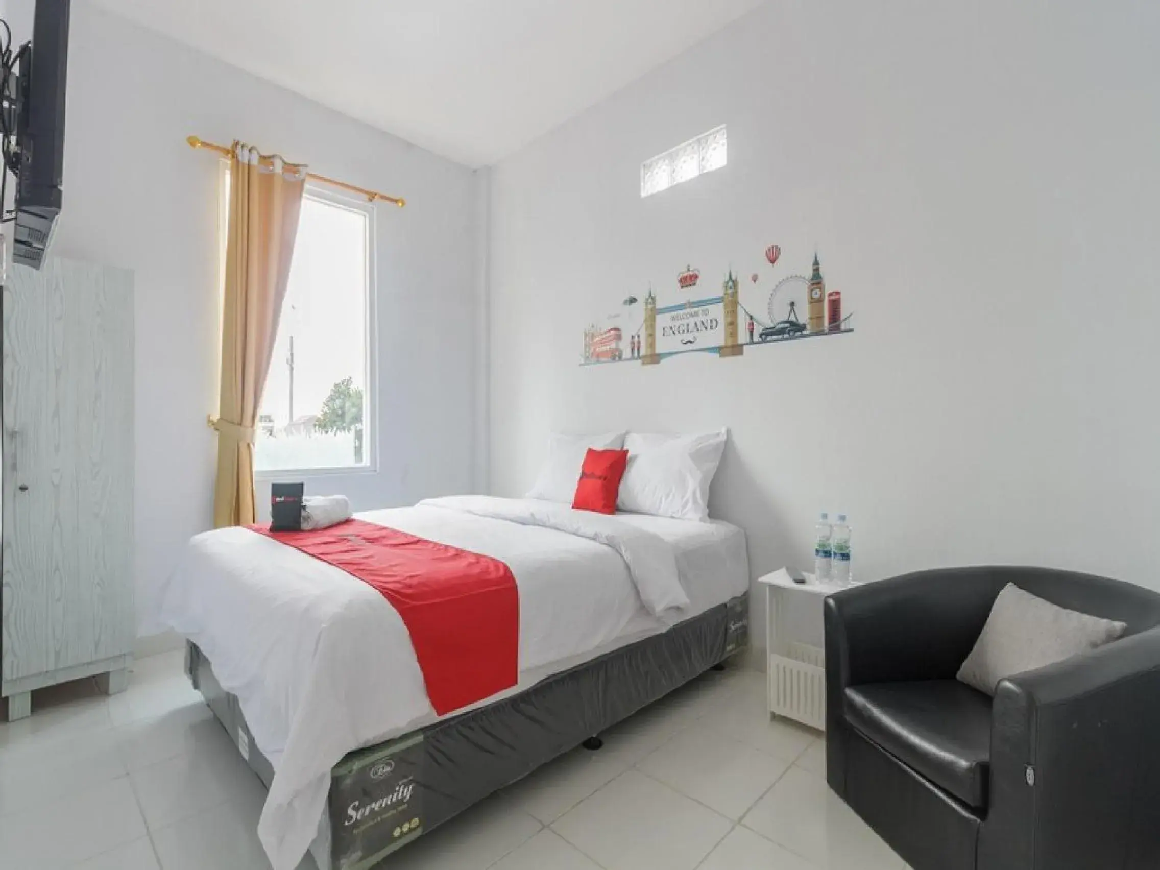 Bedroom, Bed in RedDoorz Plus near Taman Rasuna Menteng