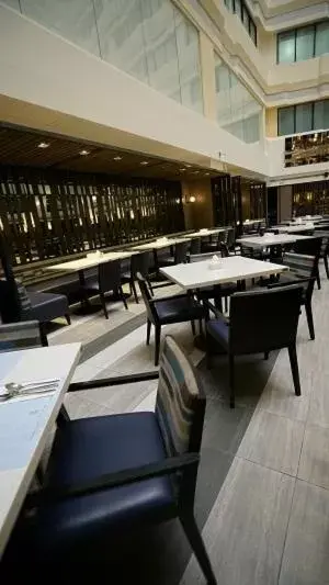 Restaurant/places to eat in Hotel Midtown Richardson