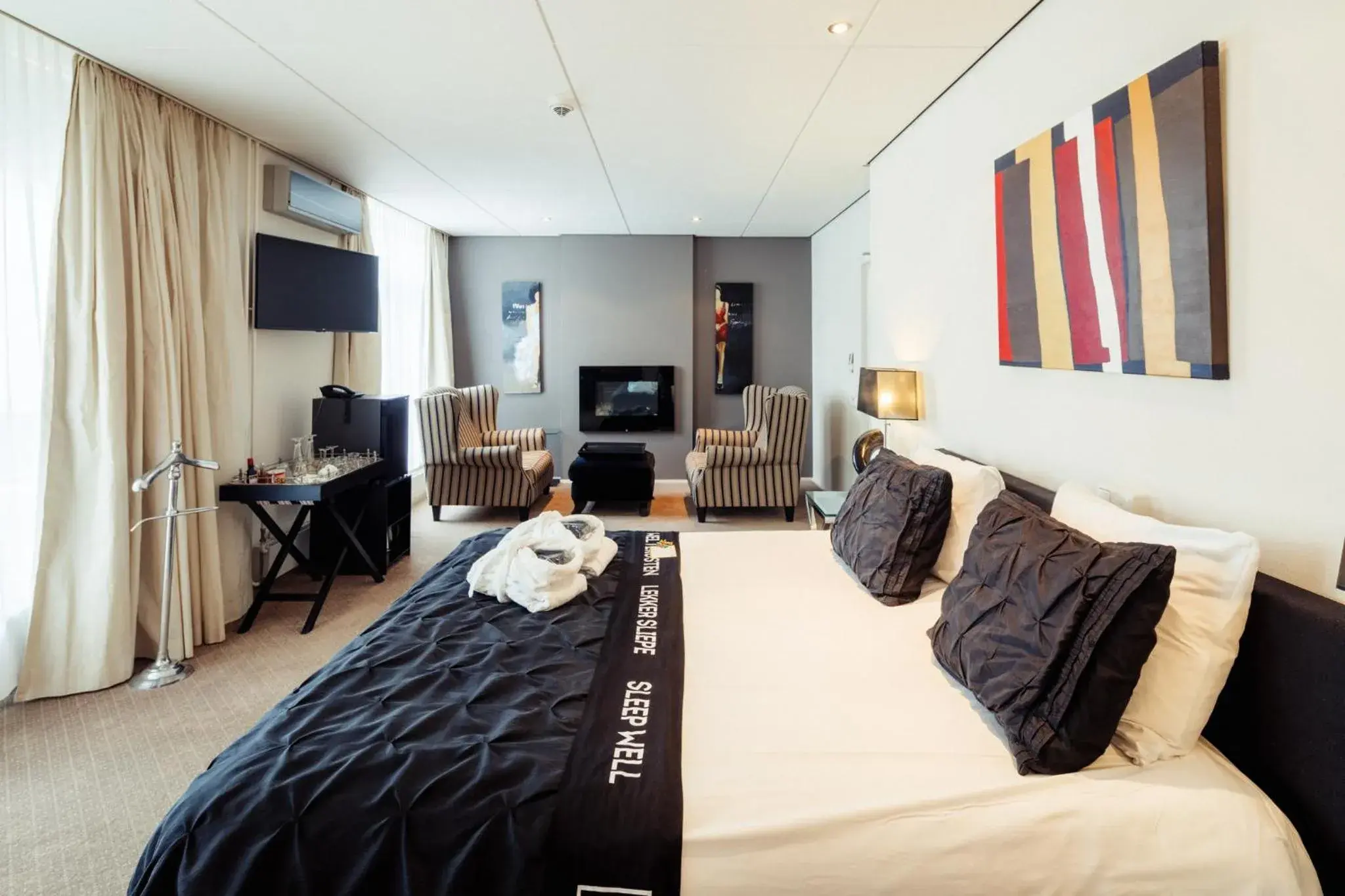 King Suite with Balcony in Post-Plaza Hotel & Grand Café King Suite with Balcony in Post-Plaza Hotel & Grand Café