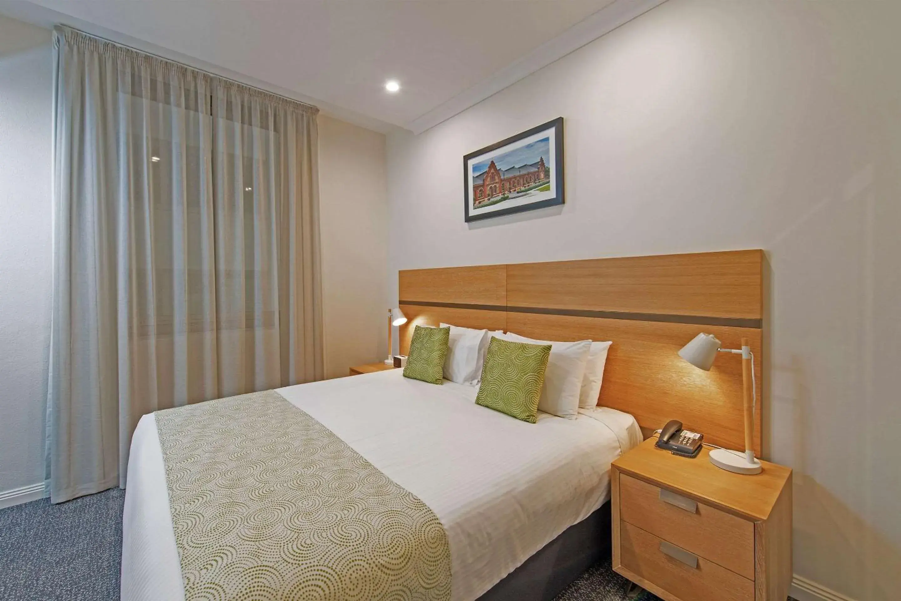 Photo of the whole room, Bed in Quality Apartments Adelaide Central