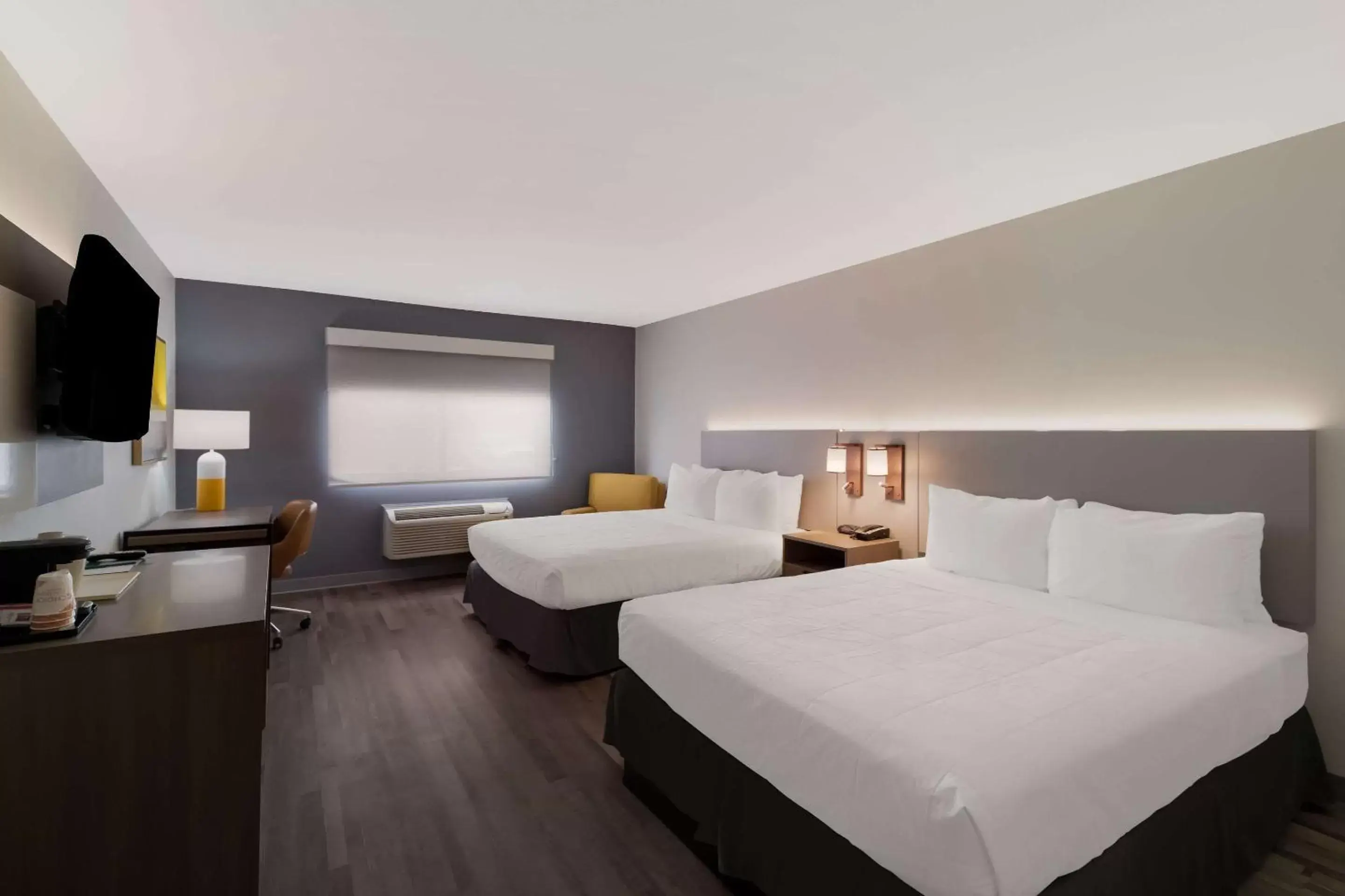 Bed in Quality Inn & Suites Artesia Bed in Quality Inn & Suites Artesia
