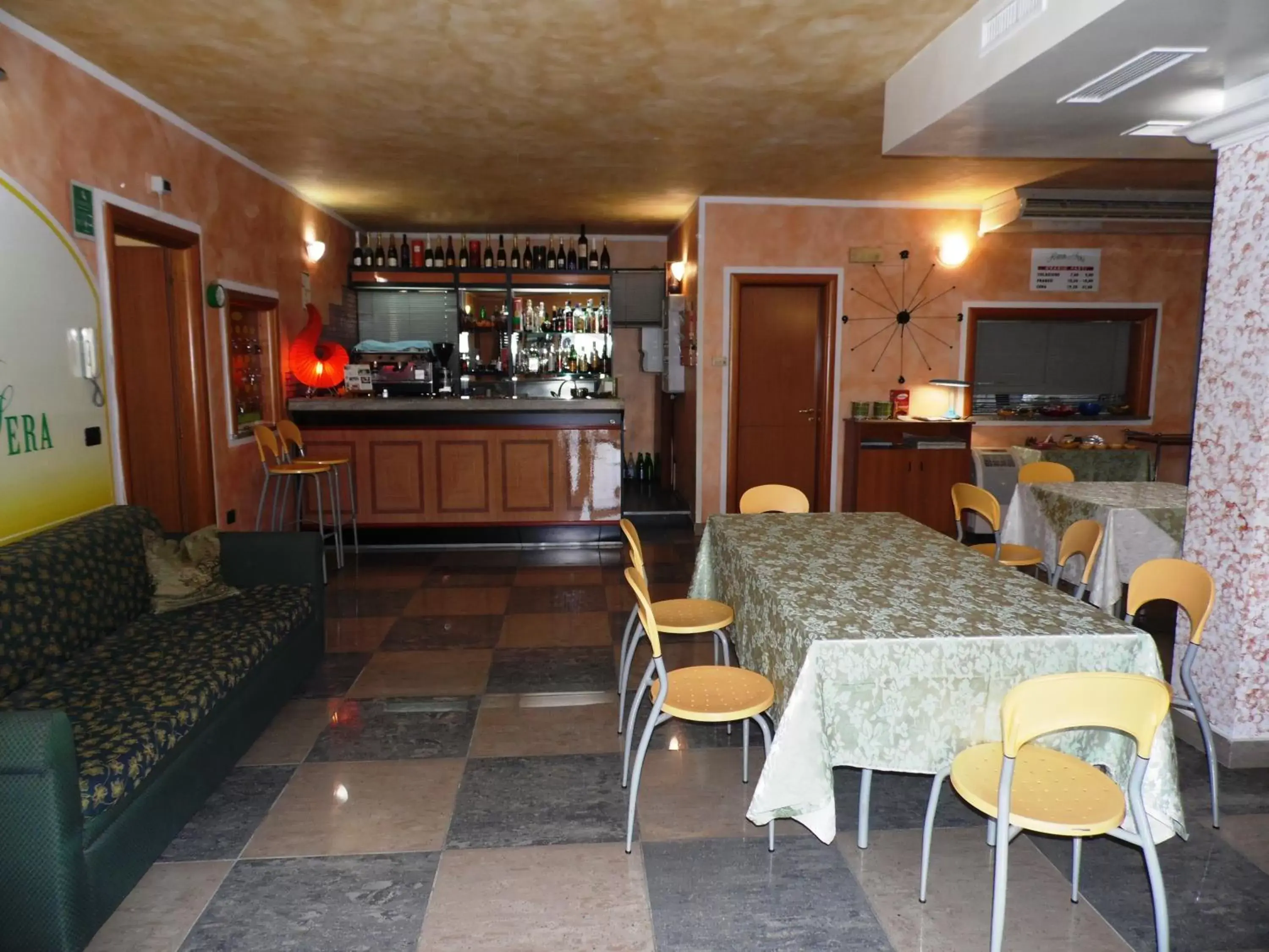 Lounge or bar, Lounge/Bar in Hotel Rosso Di Sera