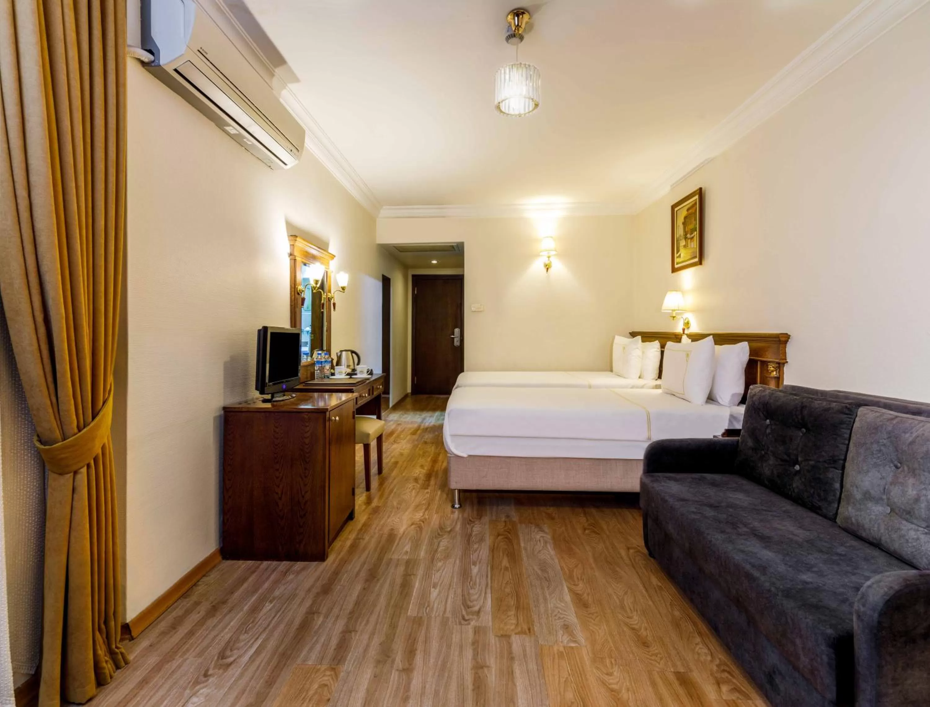 Photo of the whole room, Bed in Golden Crown Hotel