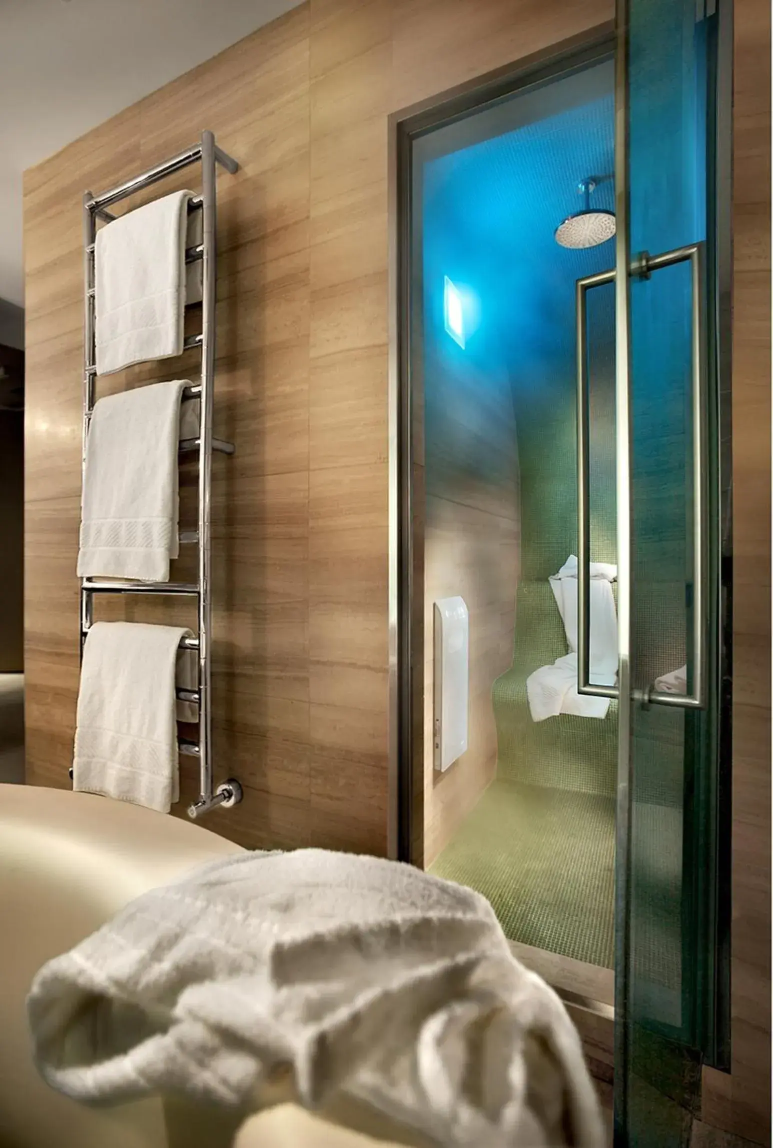 Executive Double Room with Turkish Bath and Spa Bath in Hotel Cavour