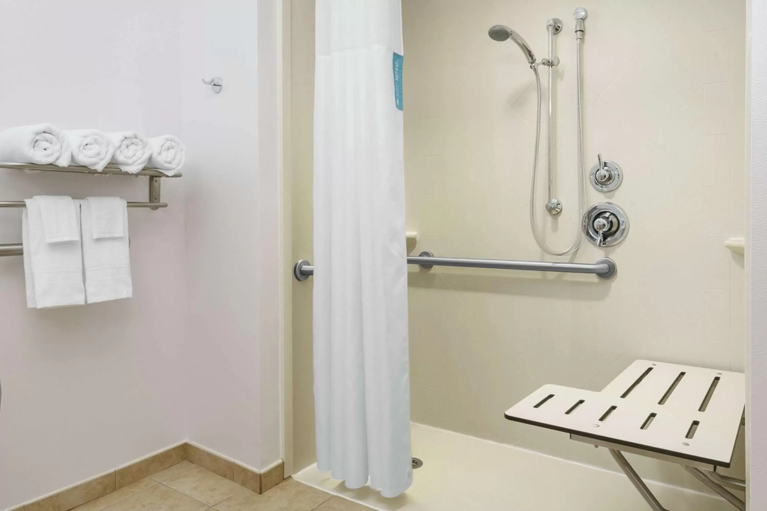 Bathroom in Hampton Inn & Suites Ft. Lauderdale/West-Sawgrass/Tamarac, FL