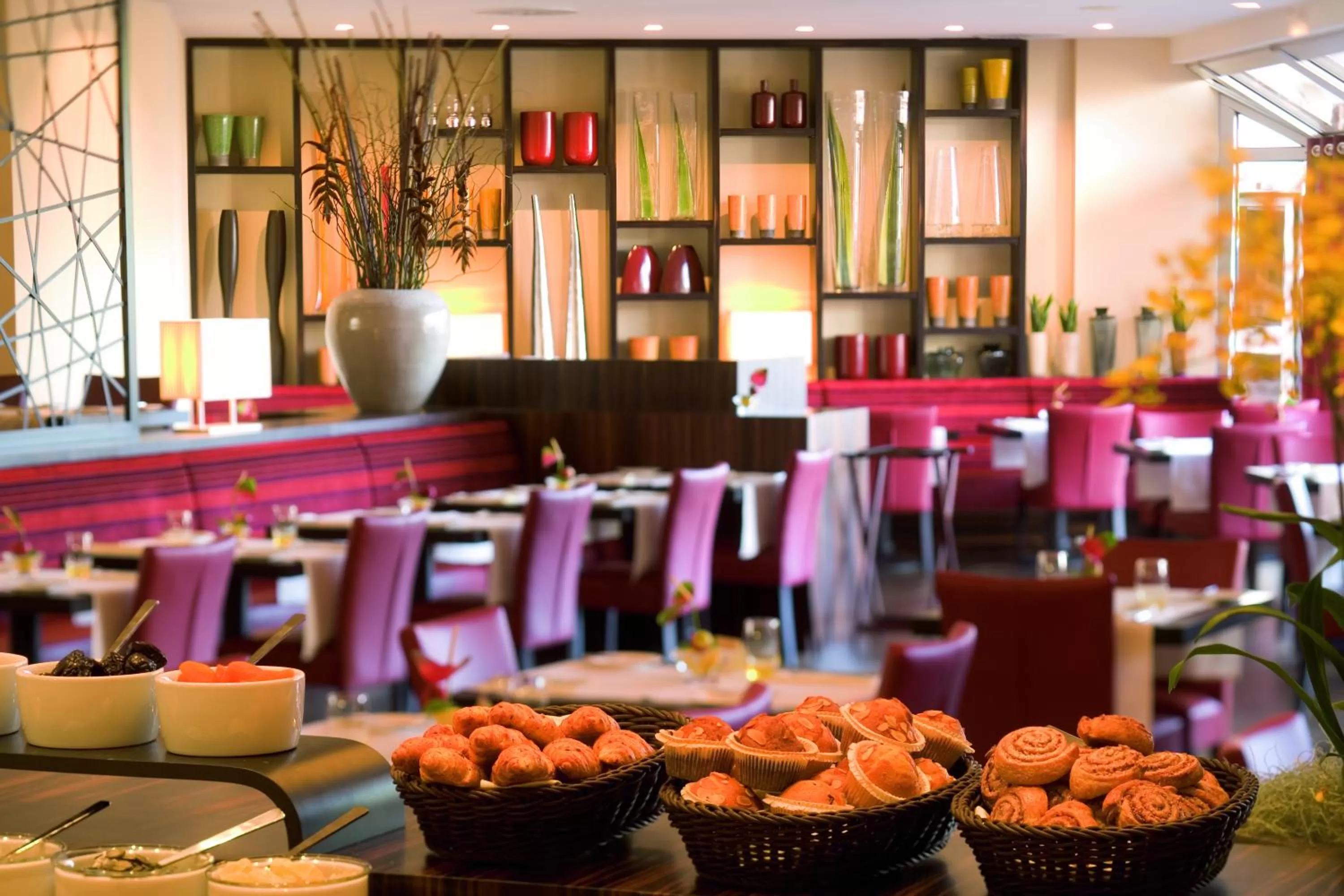 Restaurant/places to eat in Mövenpick Hotel Geneva