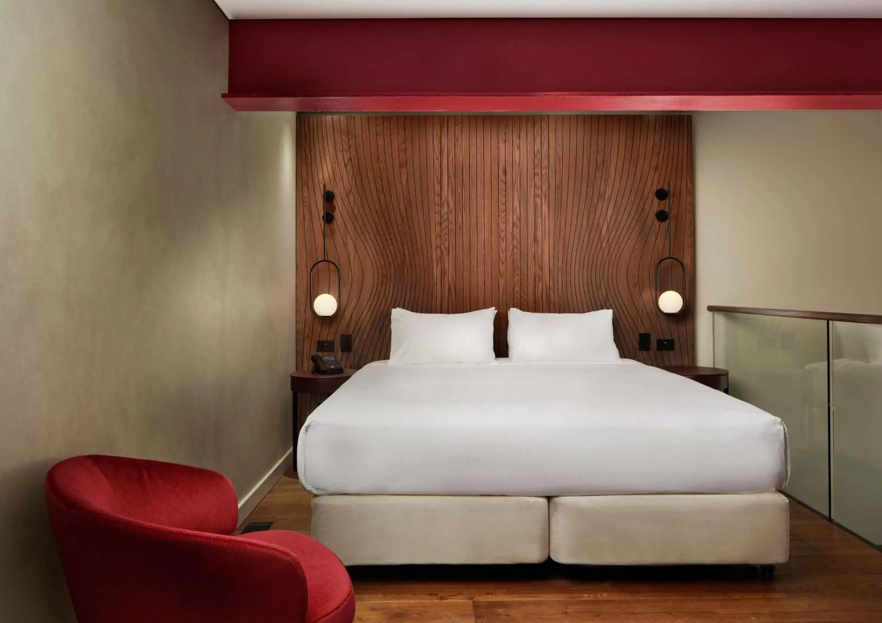 Bed in DoubleTree by Hilton Melbourne