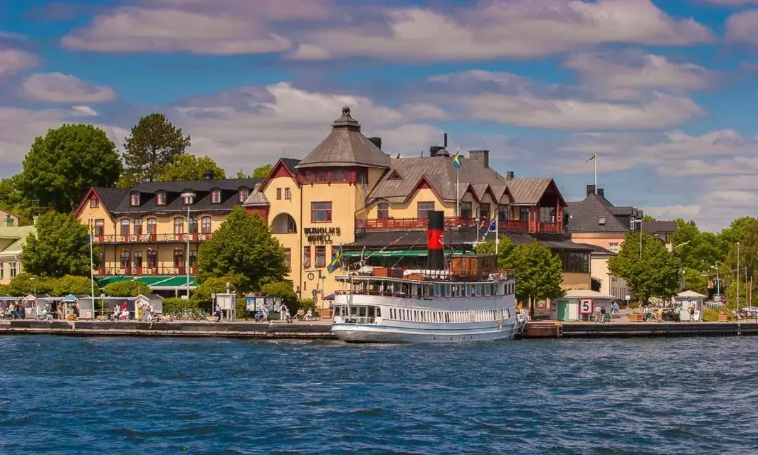 Facade/entrance in Waxholms Hotell Facade/entrance in Waxholms Hotell