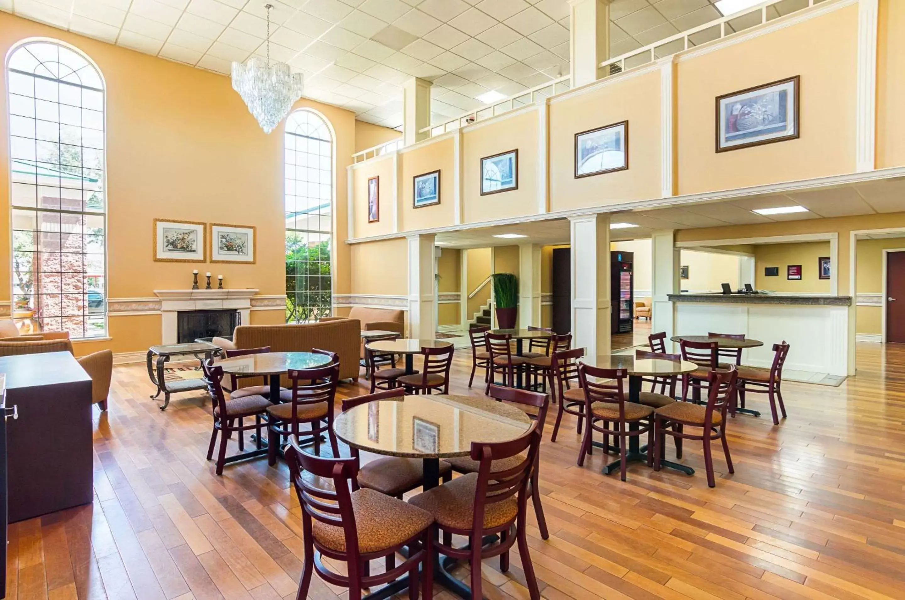 Restaurant/places to eat in Quality Suites Restaurant/places to eat in Quality Suites