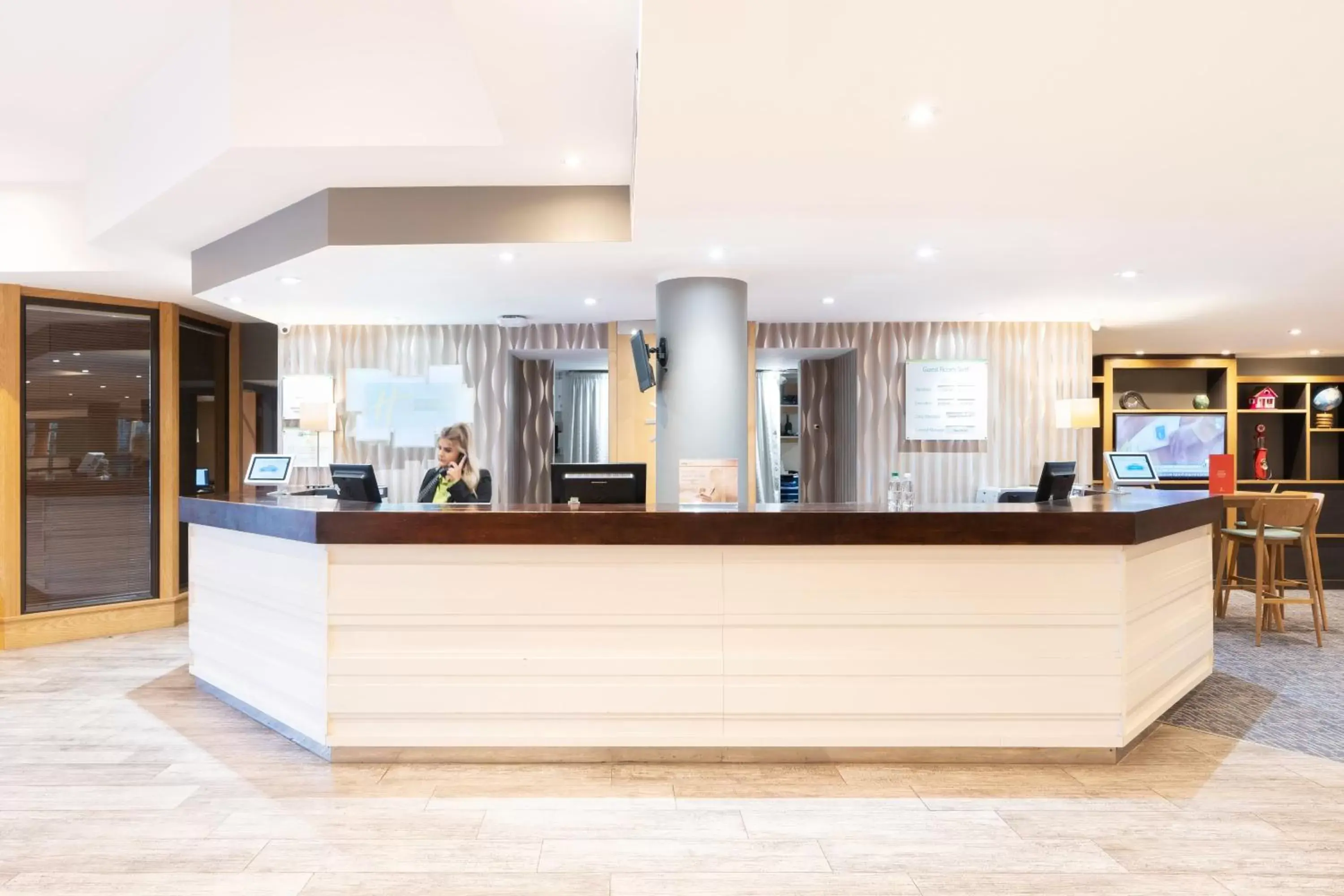 Lobby or reception, Lobby/Reception in Holiday Inn Hemel Hempstead M1, Jct. 8, an IHG Hotel