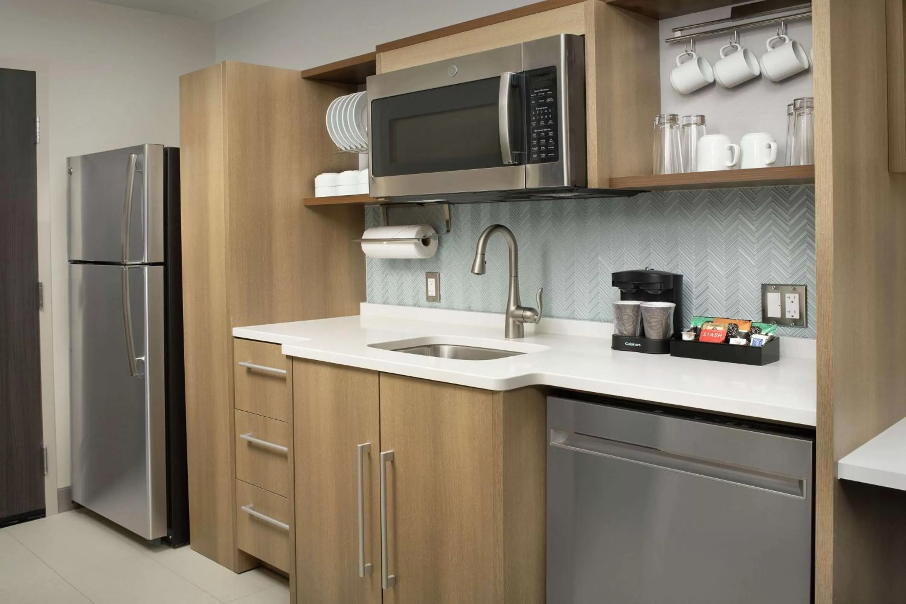 Kitchen or kitchenette in Home2 Suites by Hilton San Antonio Lackland SeaWorld