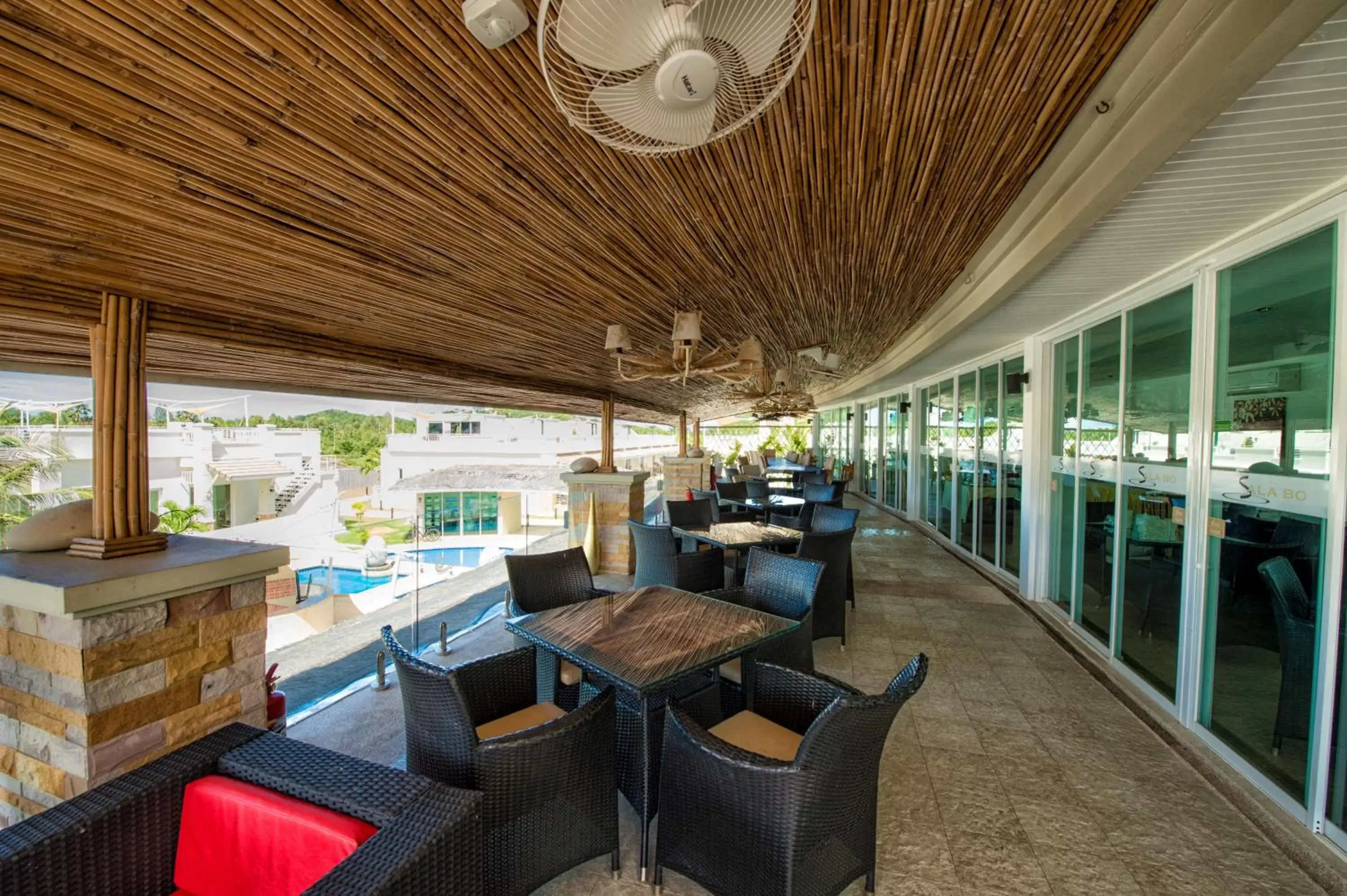 Meeting/conference room, Seating Area in Oriental Beach Pearl Resort