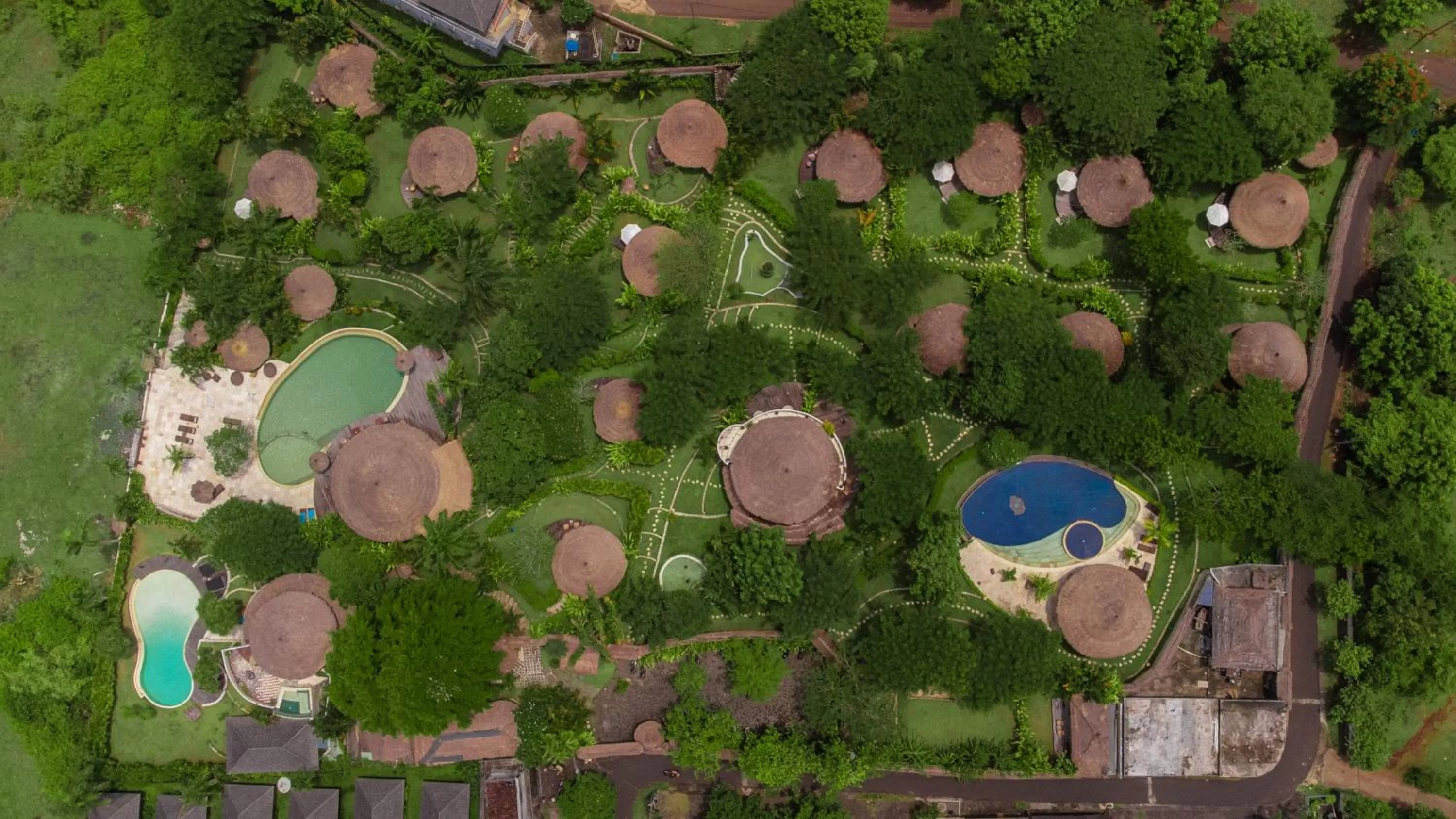 Property building in La Joya Balangan Resort