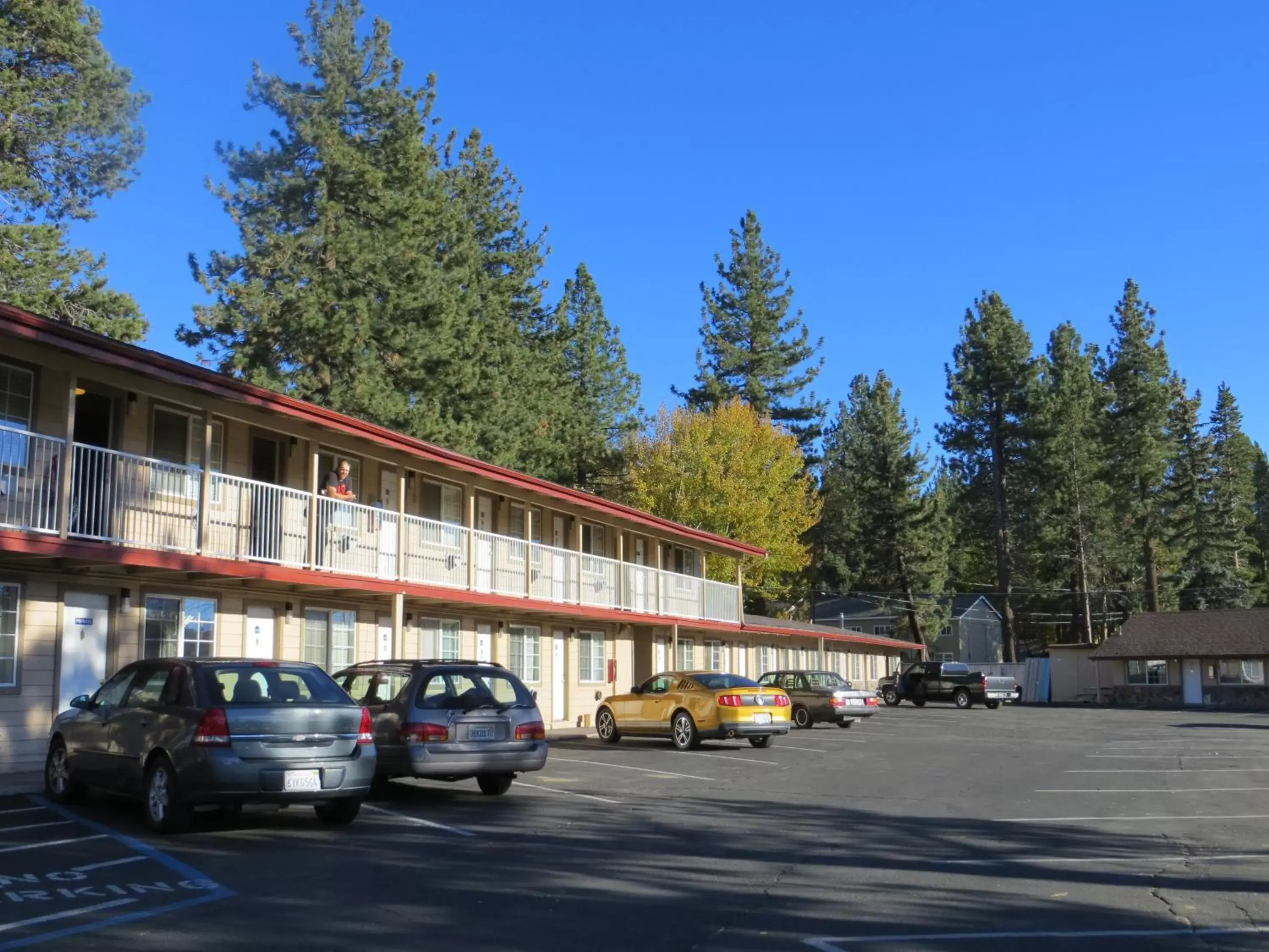 Facade/entrance, Property Building in Beverly Lodge