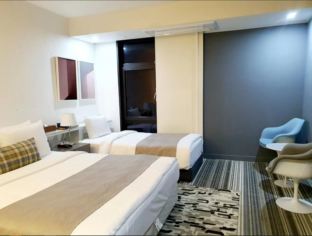 Bed in JS Boutique Hotel