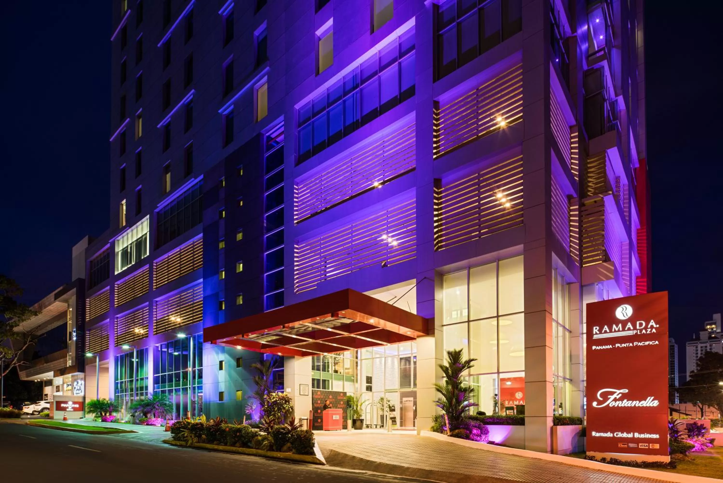 Facade/entrance in Ramada Plaza by Wyndham Panama Punta Pacifica