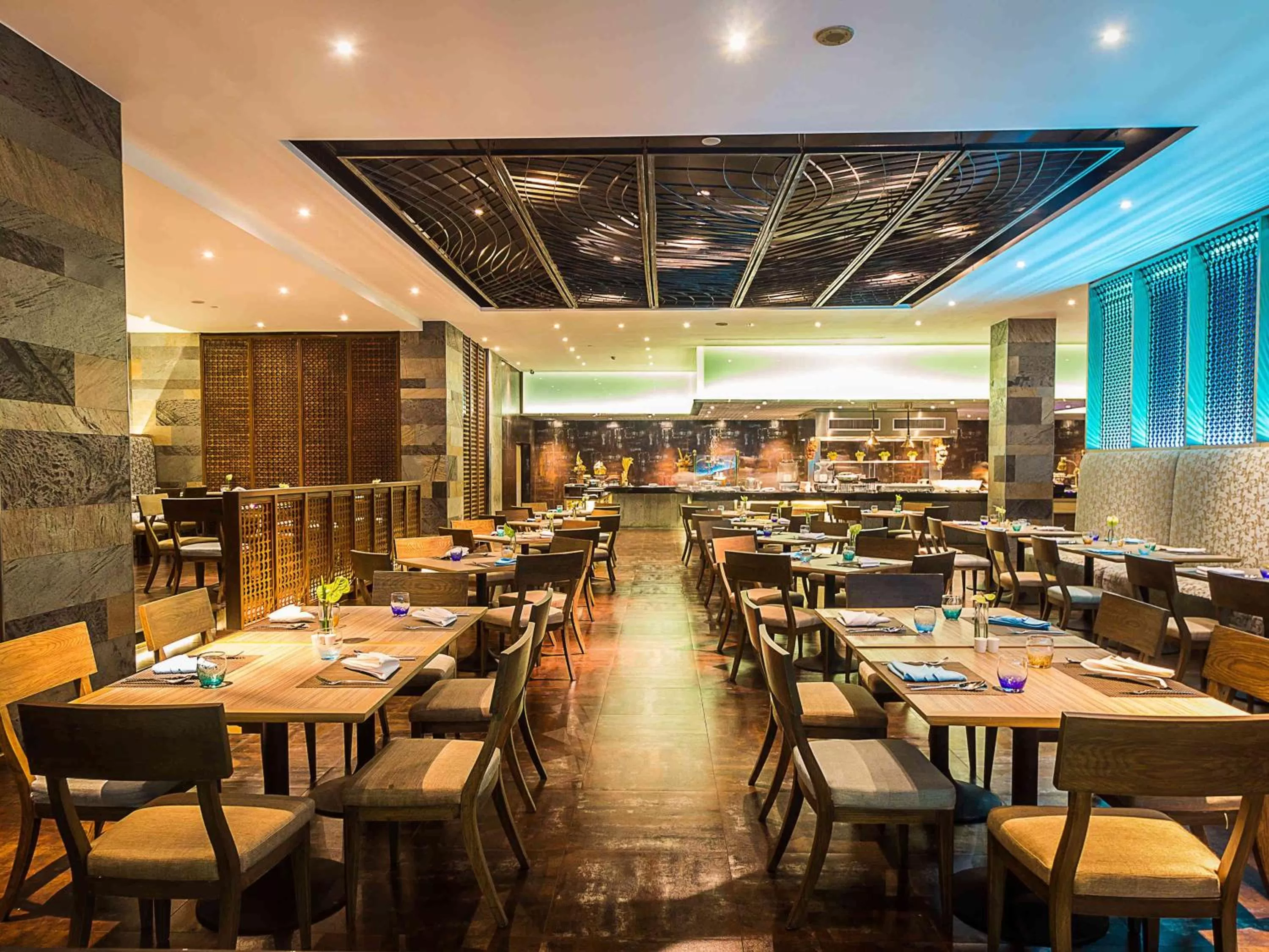 Restaurant/places to eat in Swissotel Bangkok Ratchada