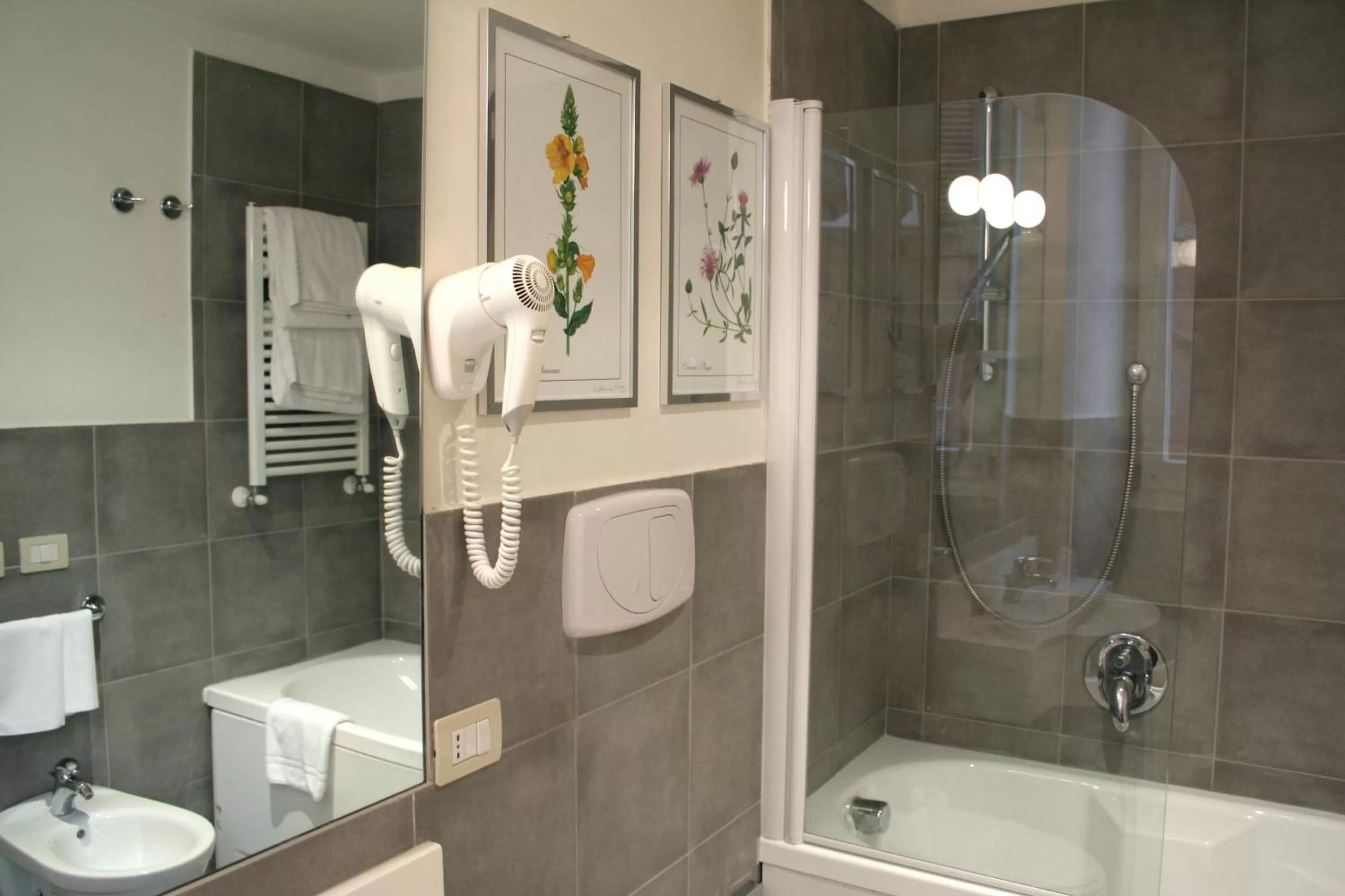 Bathroom in Hotel Adriano