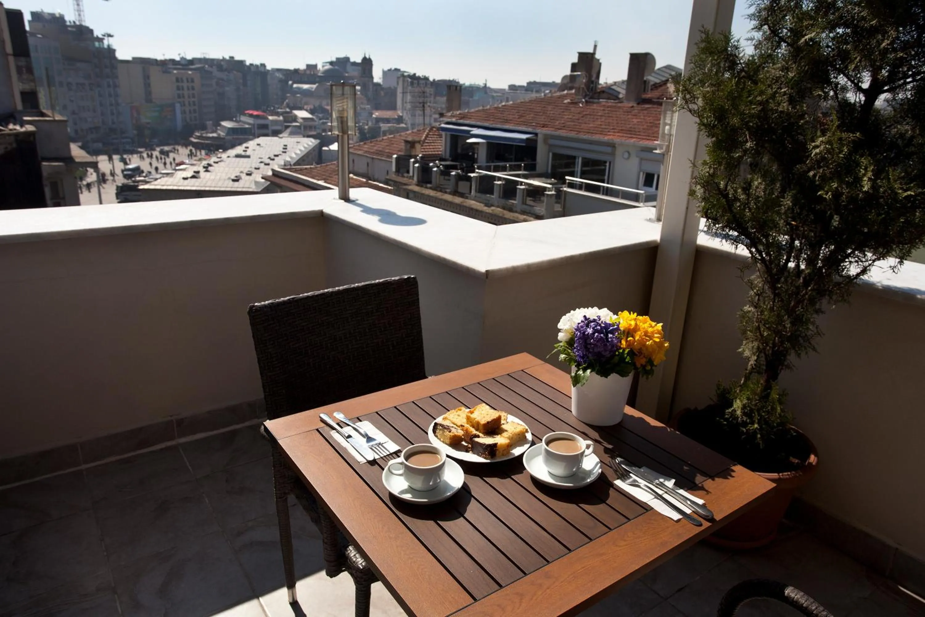 Balcony/Terrace in GRAND ZENTRUM HOTEL & CAFE RESTAURANT - Taksim Square