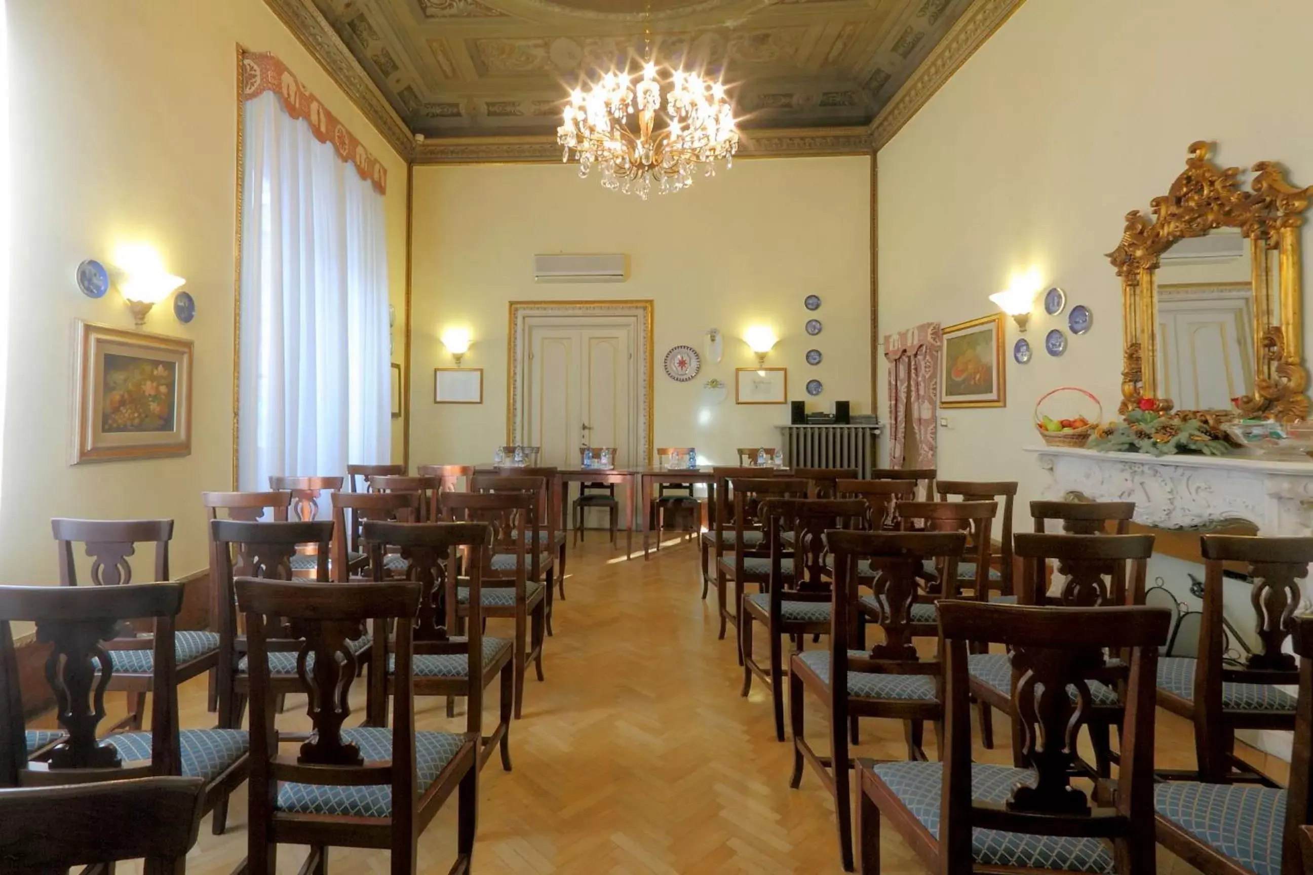 Meeting/conference room, Restaurant/Places to Eat in Hotel Villa Liana