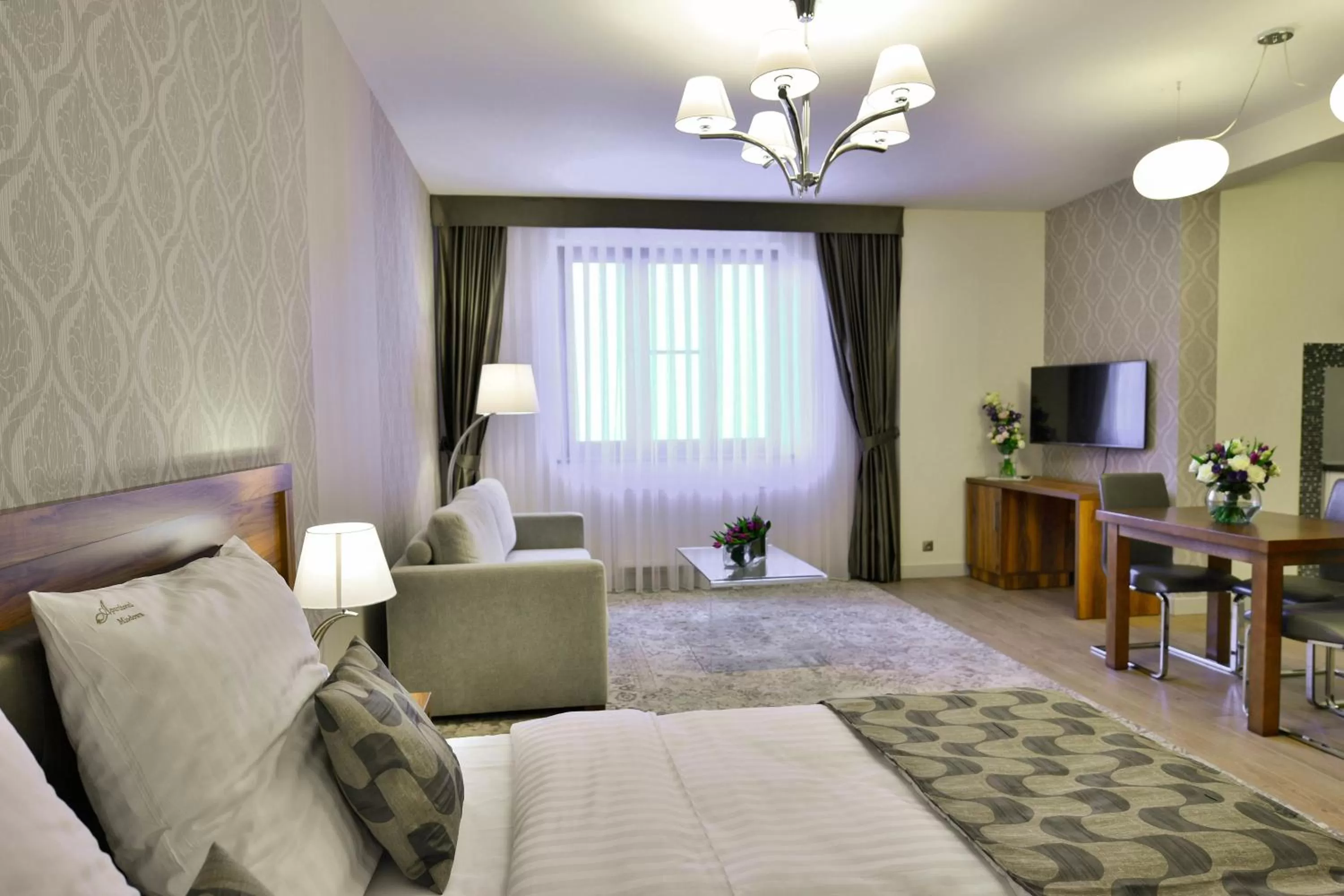 TV and multimedia, Bed in Hotel Miodowa