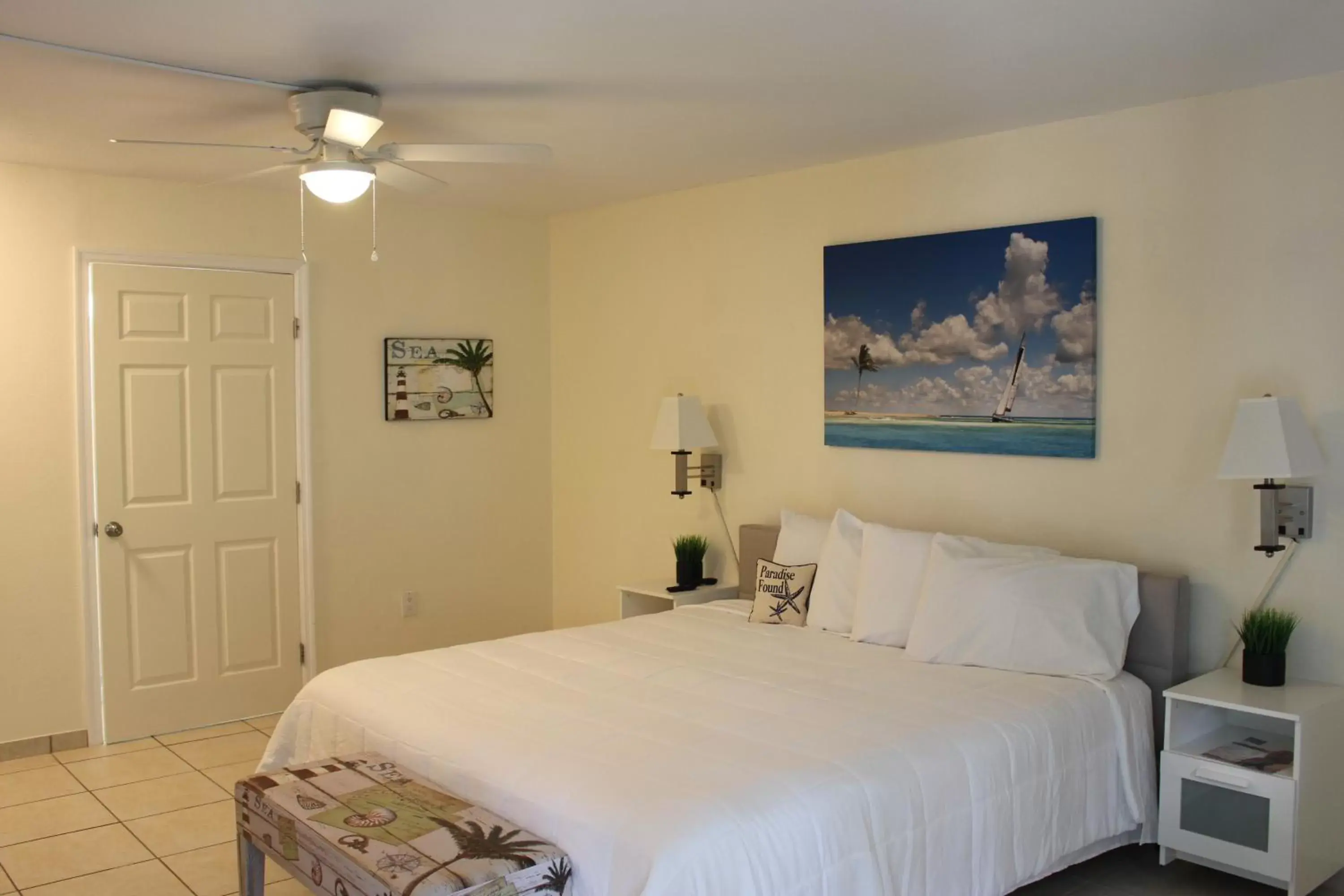 Photo of the whole room, Bed in Latitude 26 Waterfront Boutique Resort - Fort Myers Beach