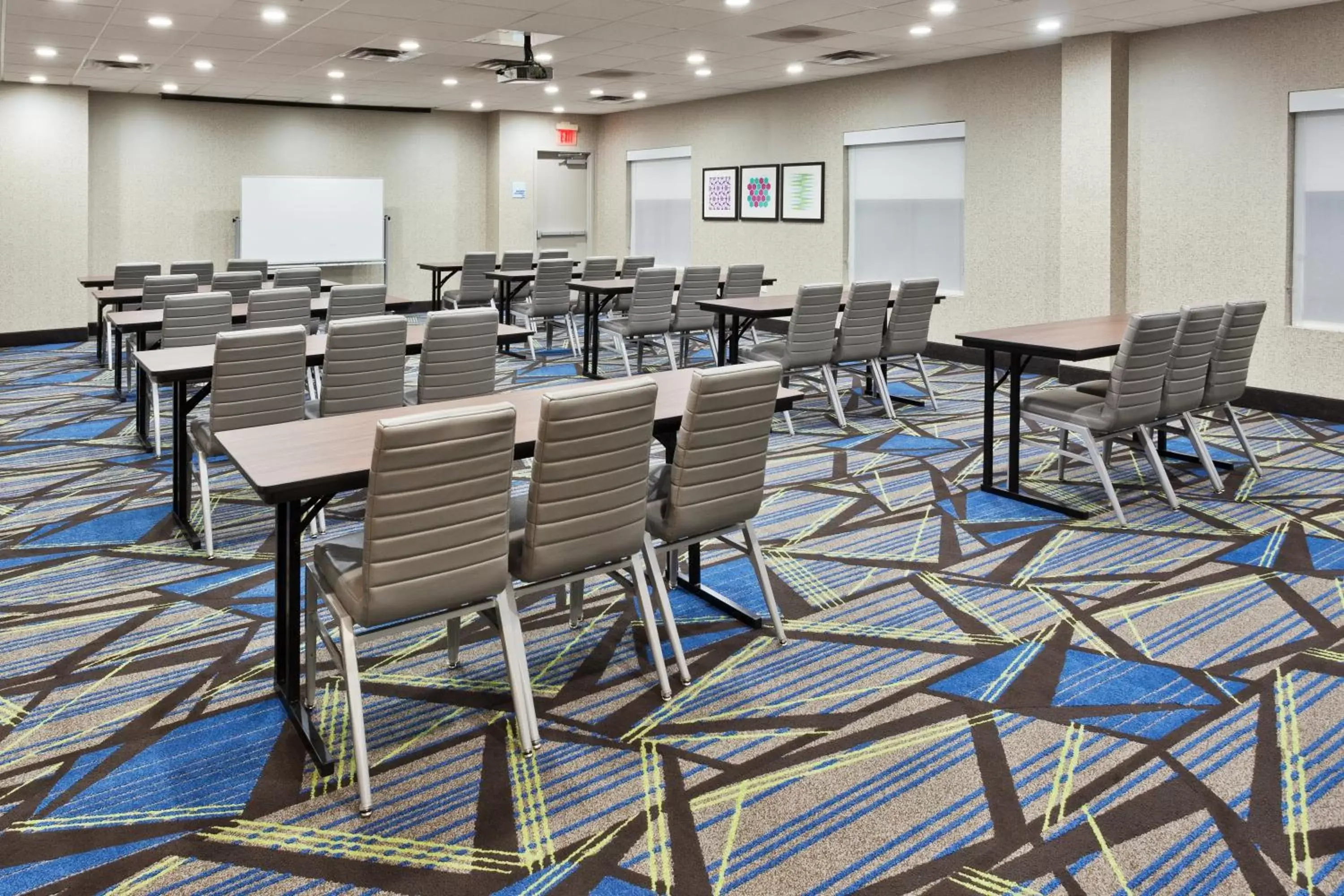 Meeting/conference room in Holiday Inn Express Rome-East, an IHG Hotel