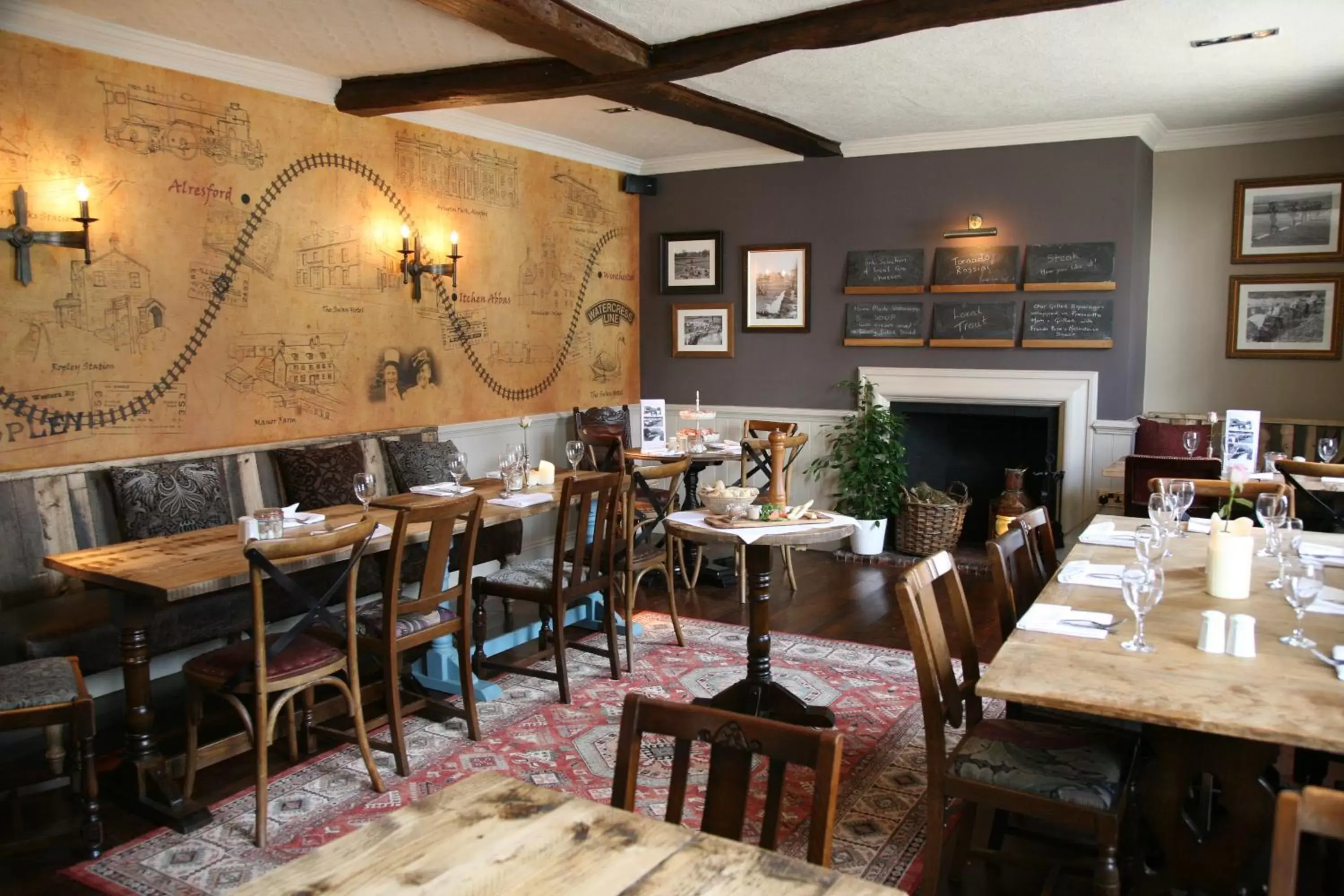 Seating area, Restaurant/Places to Eat in The Swan Hotel