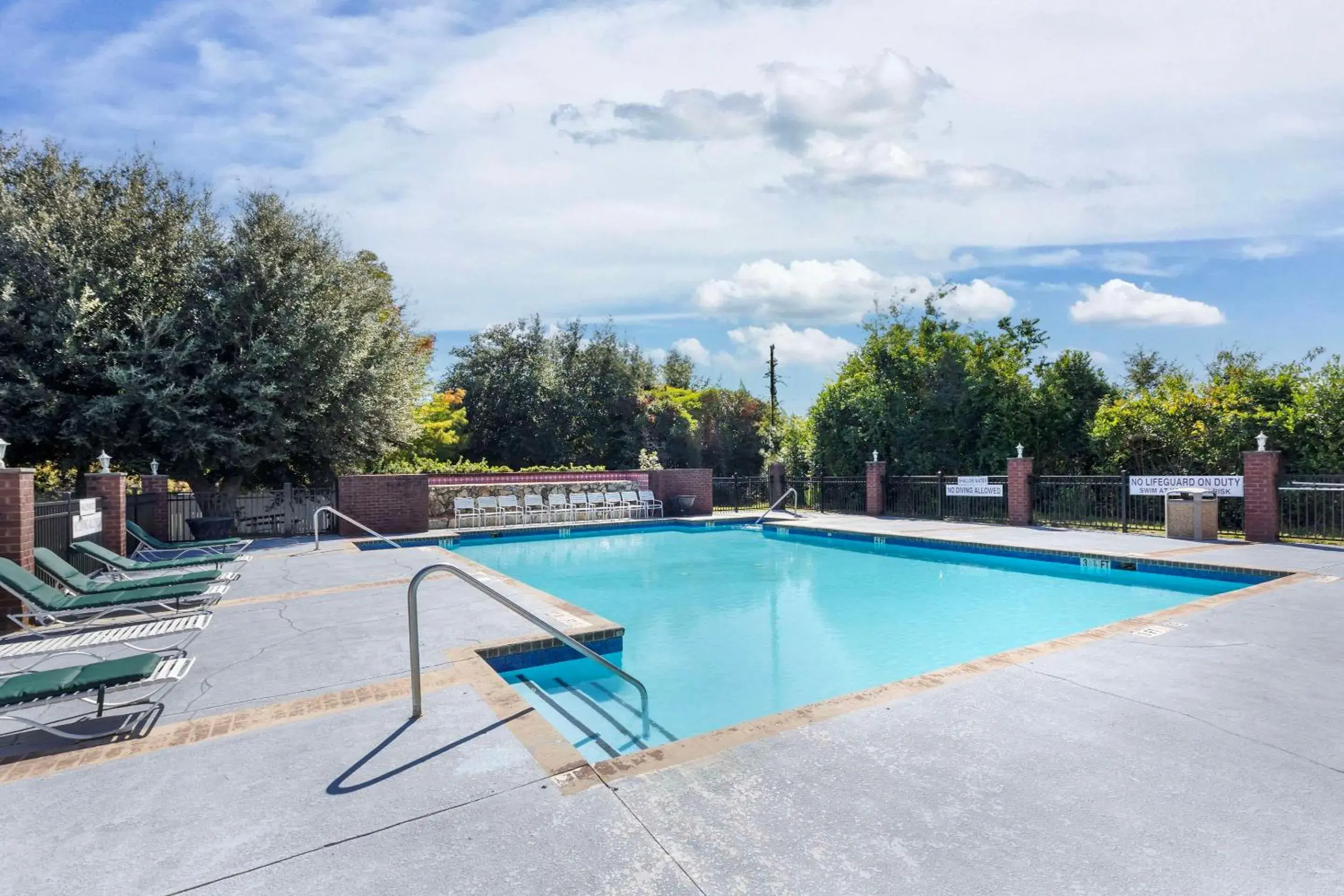 Swimming Pool in Sleep Inn Sumter