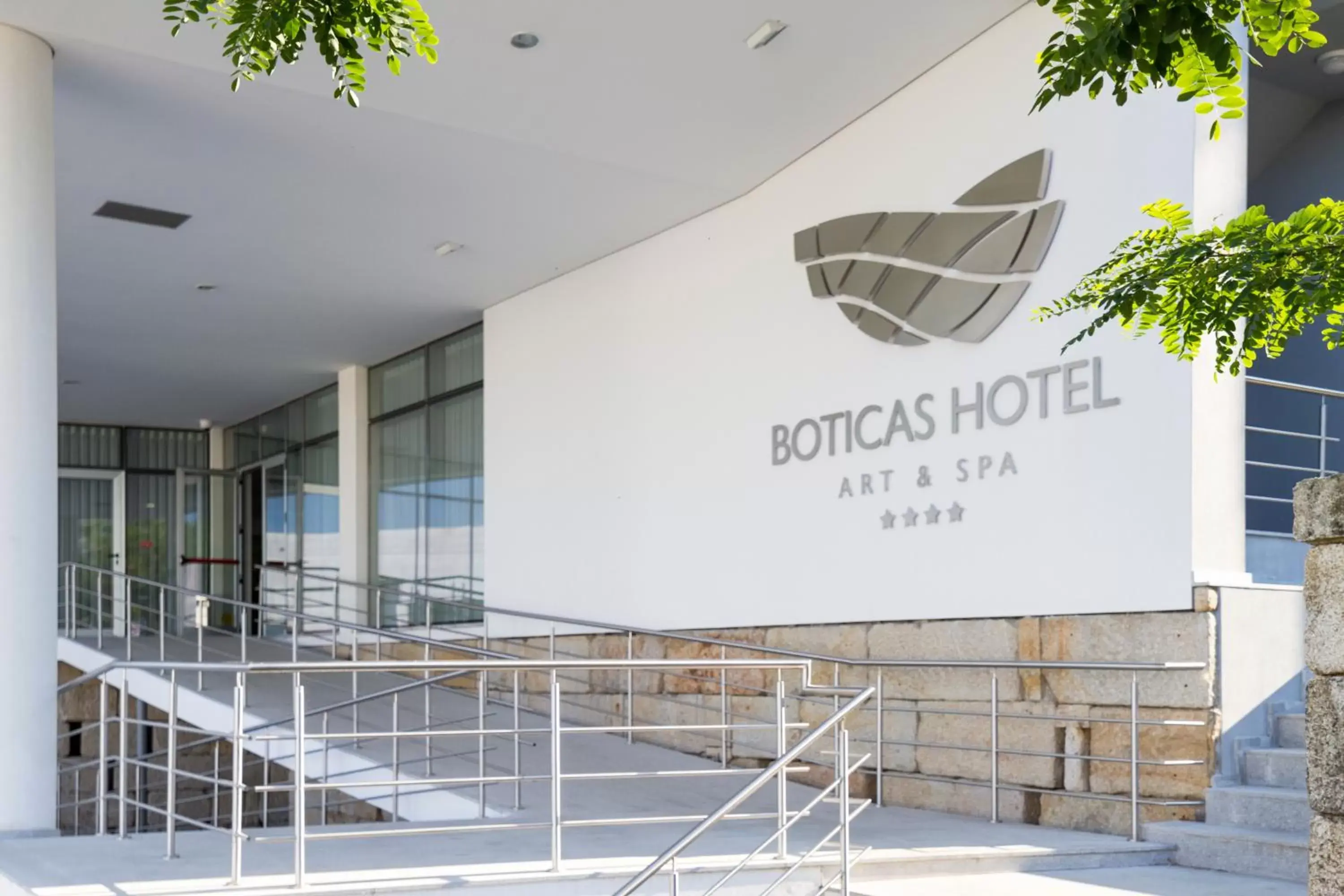 Facade/entrance in Boticas Hotel Art & SPA