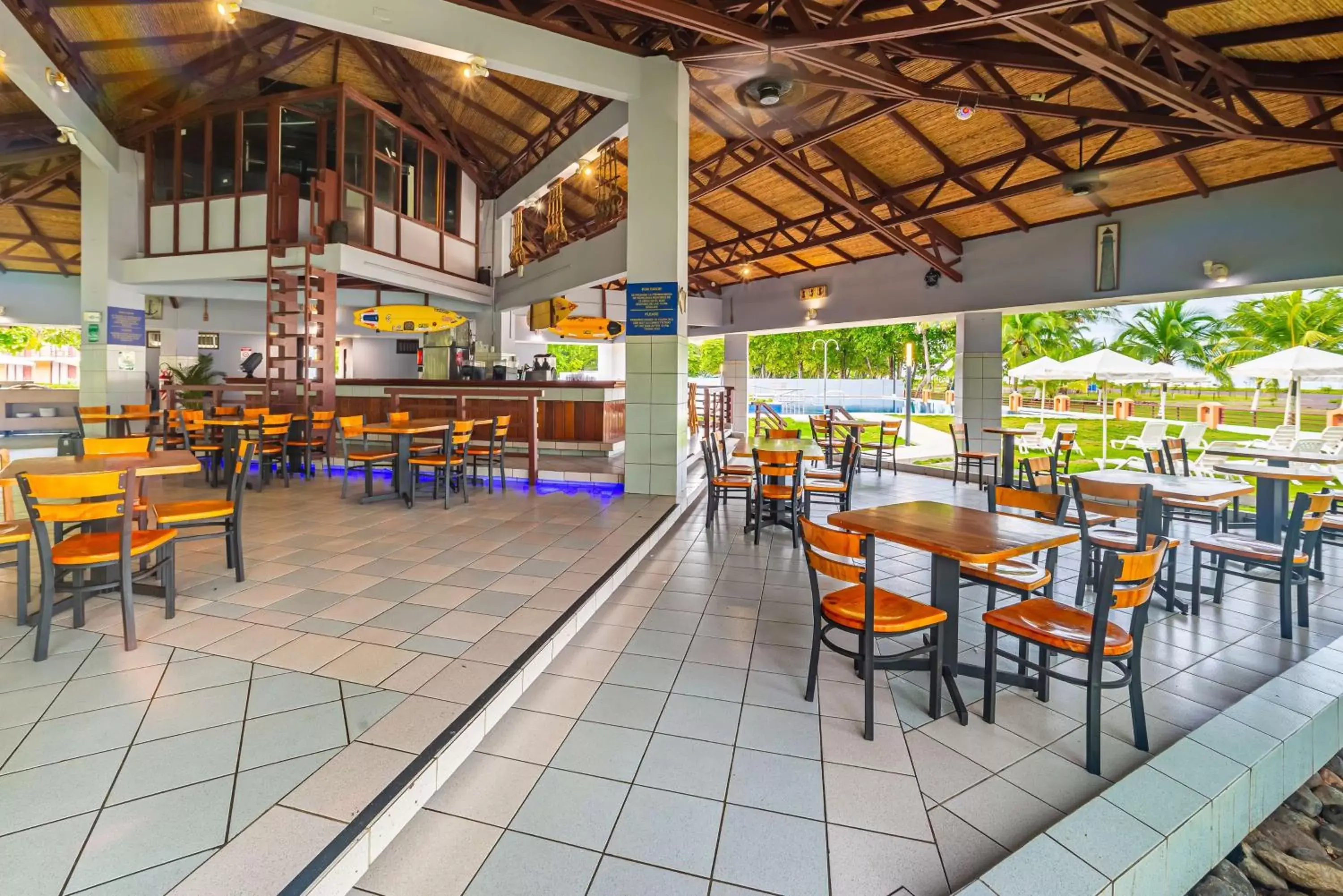 Lounge or bar, Restaurant/Places to Eat in Best Western Jaco Beach All Inclusive Resort