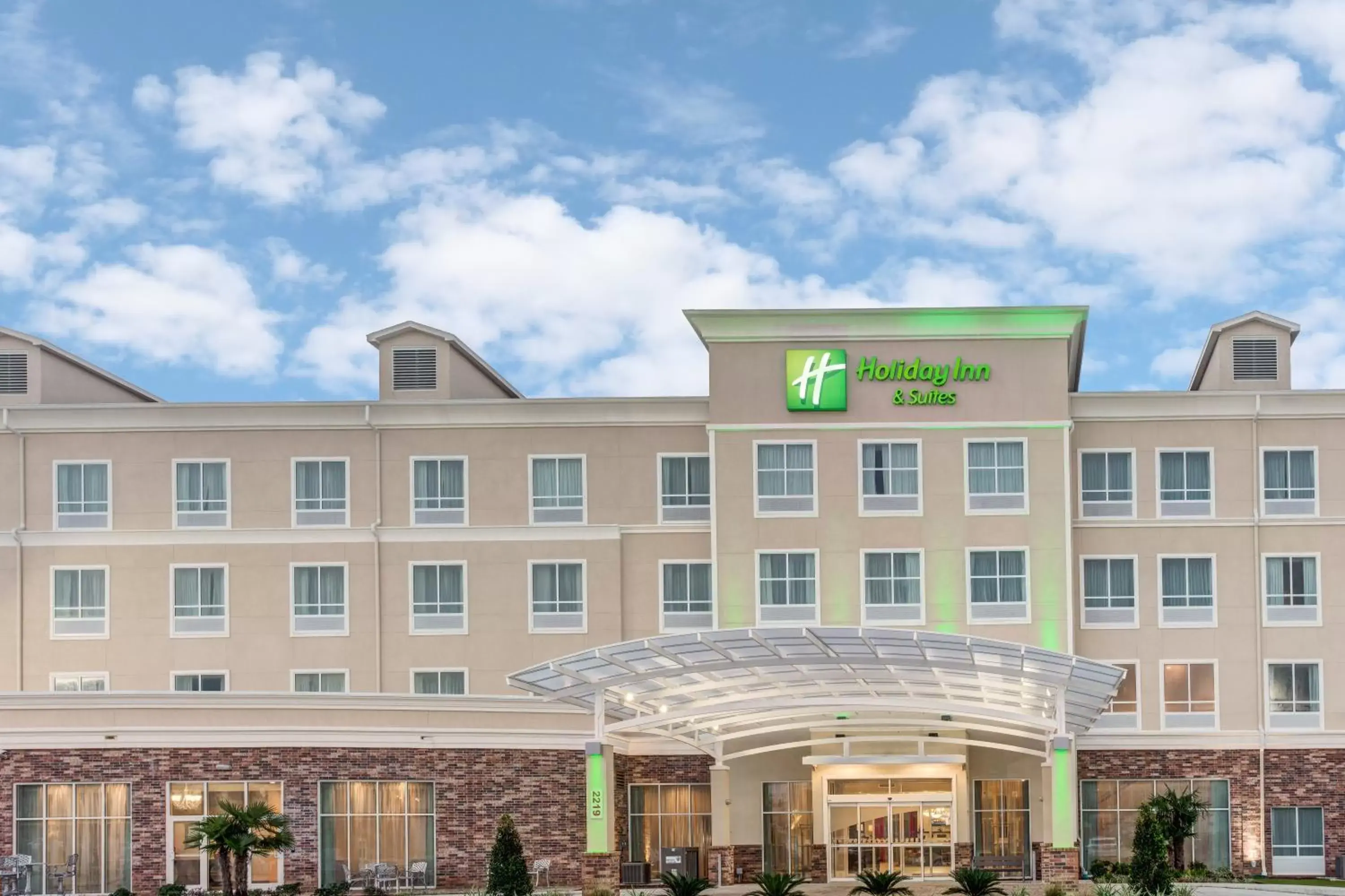 Property Building in Holiday Inn Lafayette North, an IHG Hotel