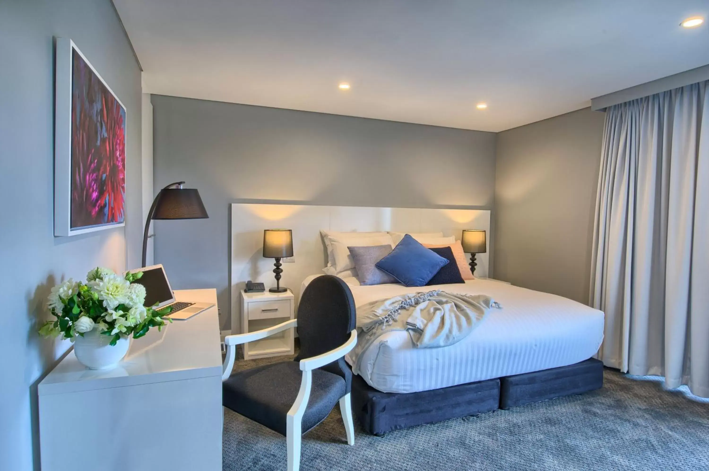 Bedroom in Canberra Rex Hotel