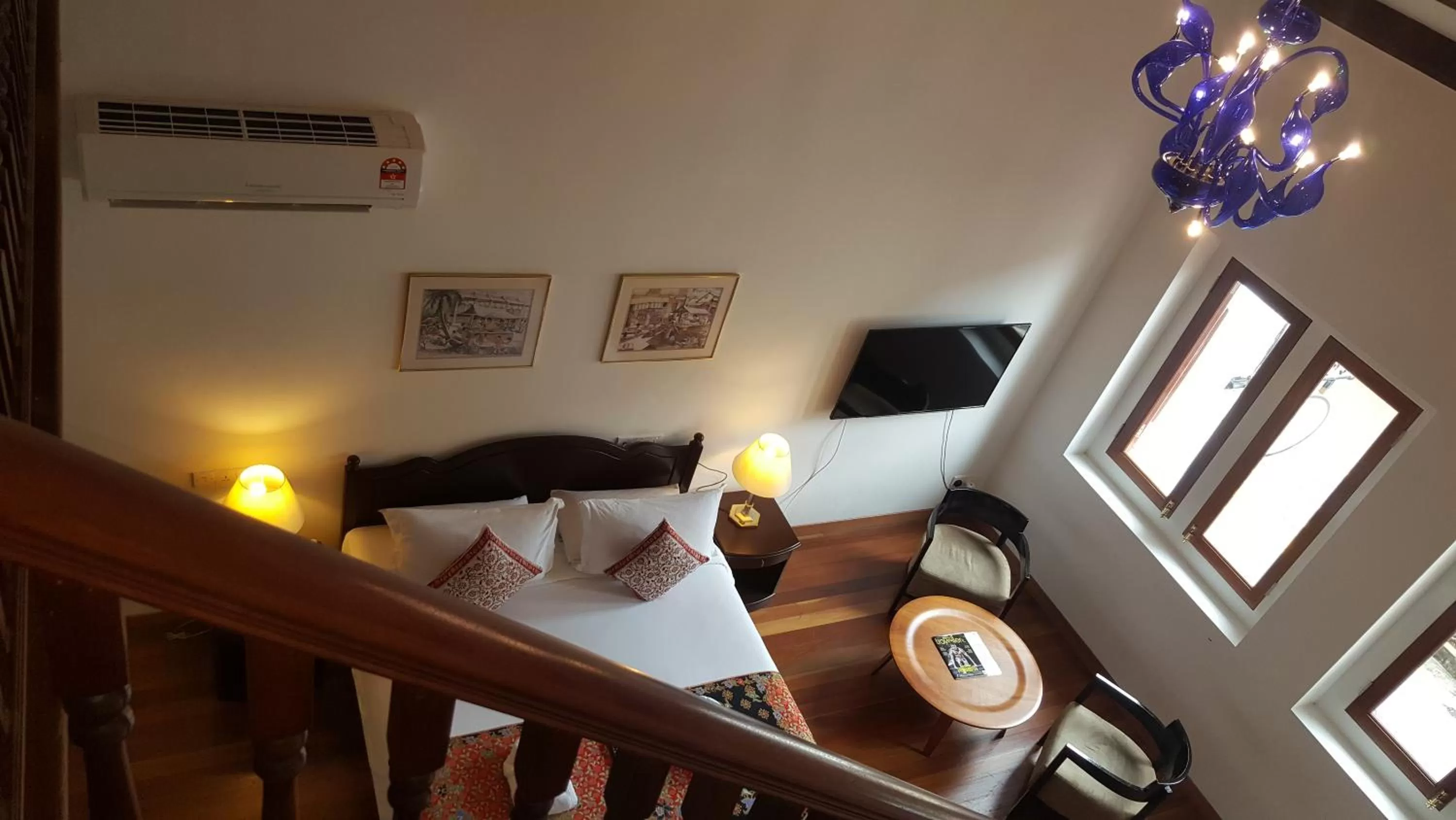 Bed in Heeren Straits Hotel