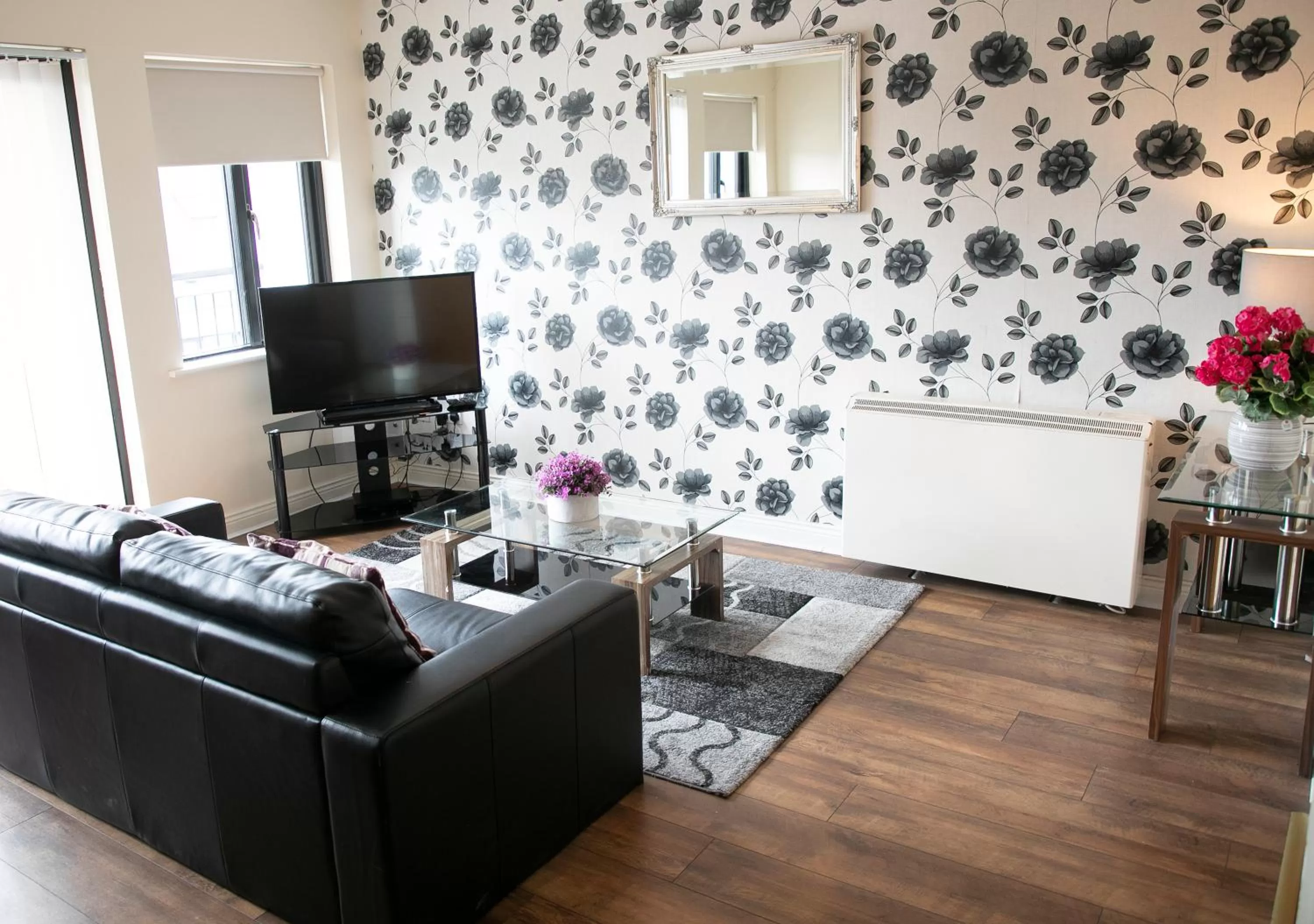 Living room, TV/Entertainment Center in Arch House B&B & Apartments
