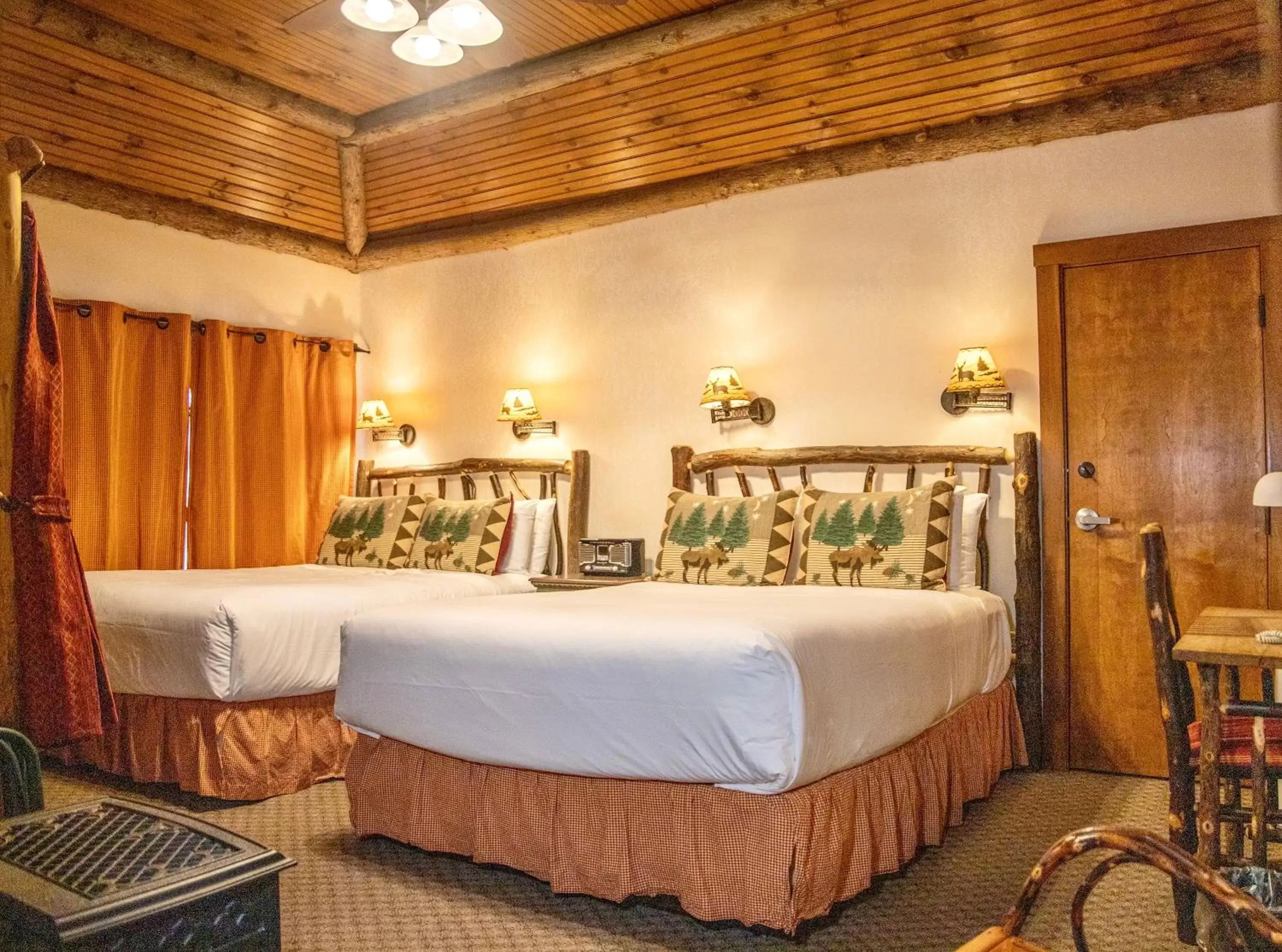Guests, Bed in Finger Lakes Lodging