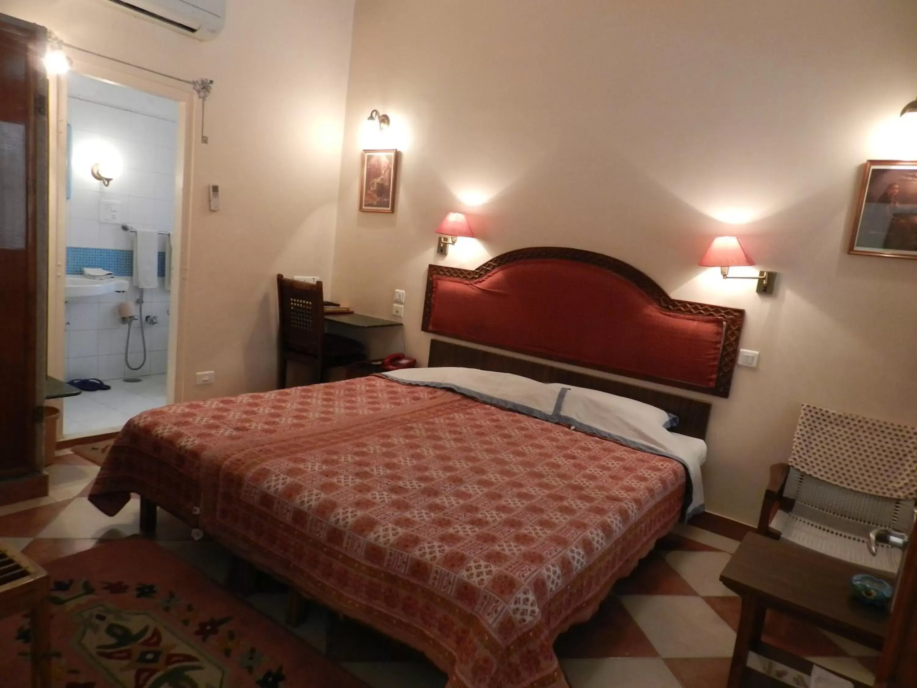 Photo of the whole room, Bed in Hotel Arya Niwas