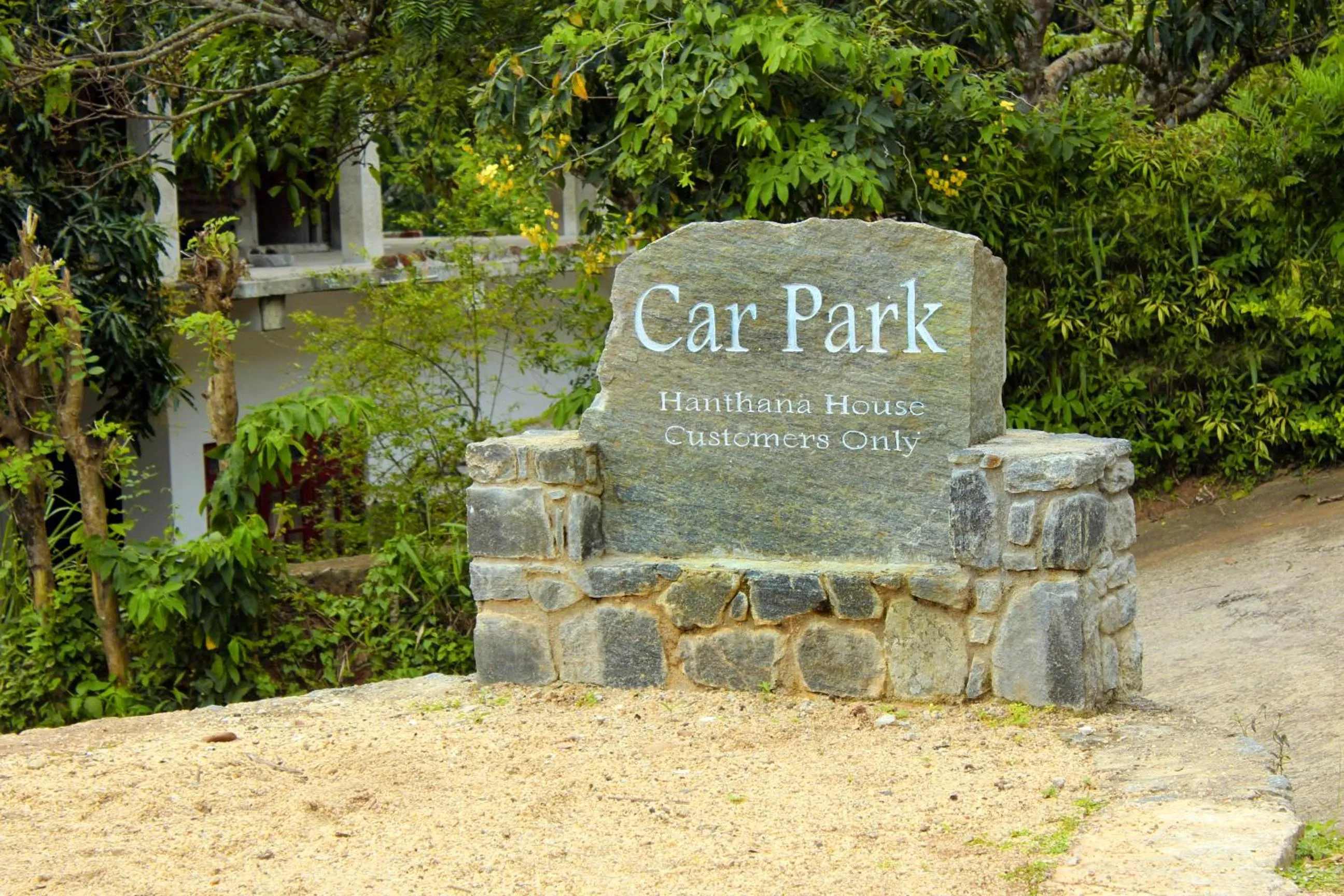 Nearby landmark in Hanthana House