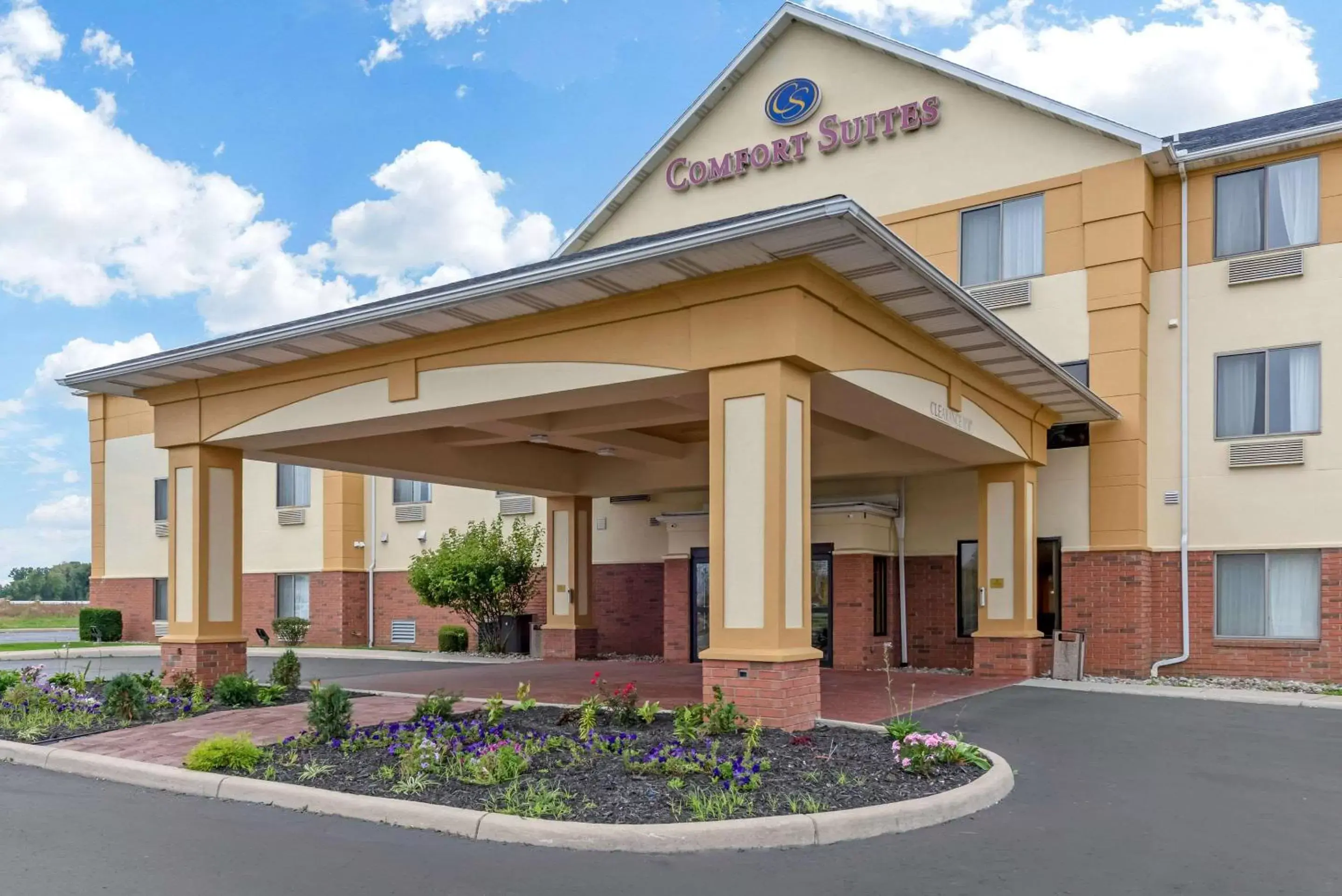 Property Building in Comfort Suites Findlay I-75