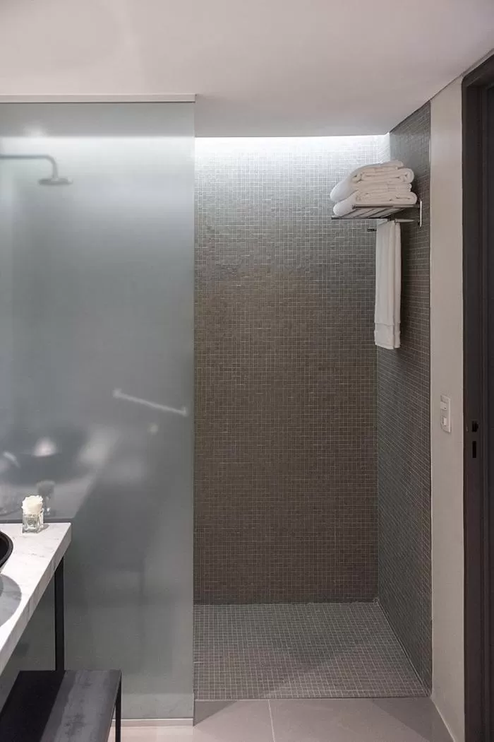 Bathroom in KOS Pilar Hotel