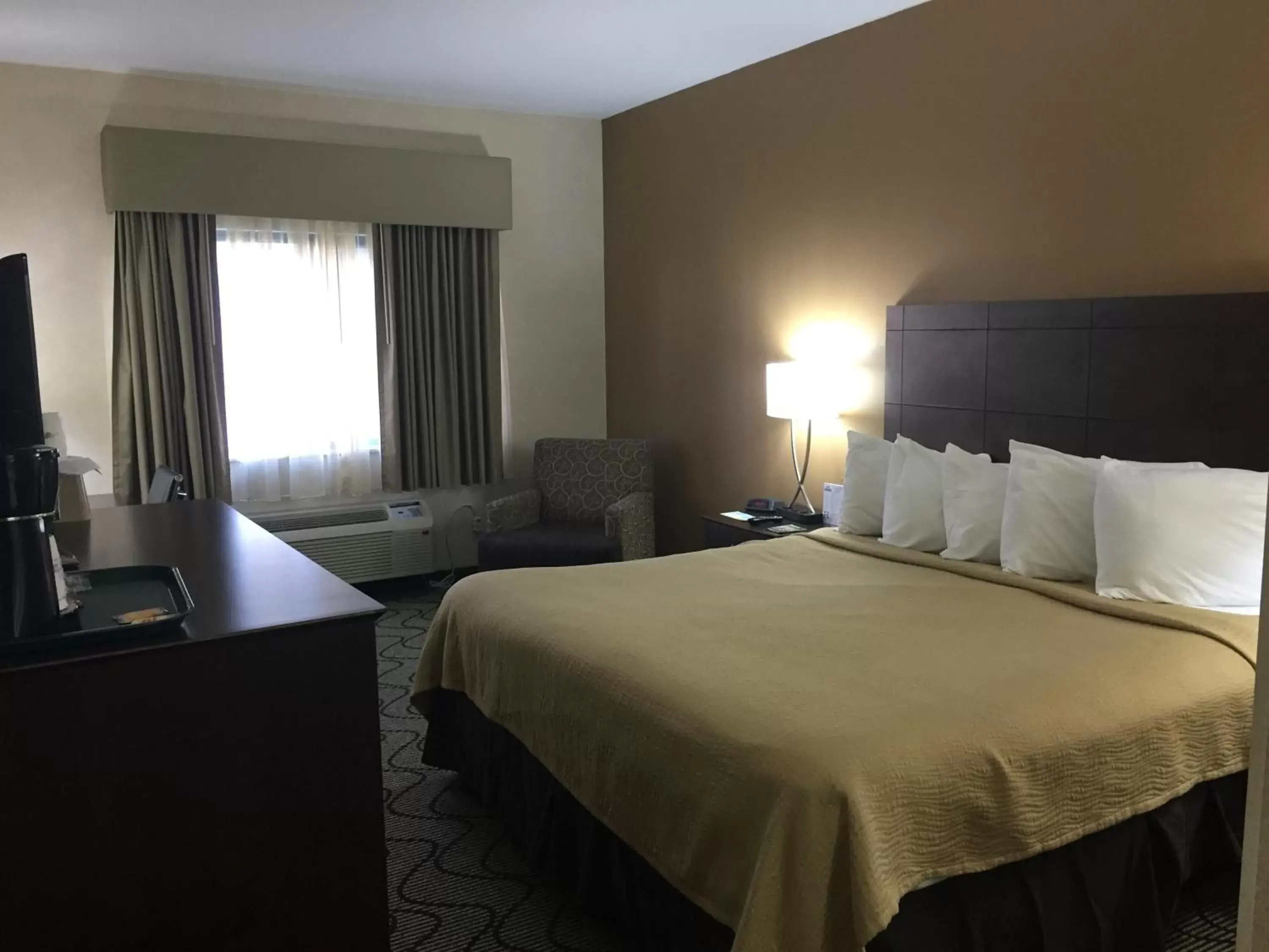 King Room- Non-Smoking in Days Inn by Wyndham Columbia Mall
