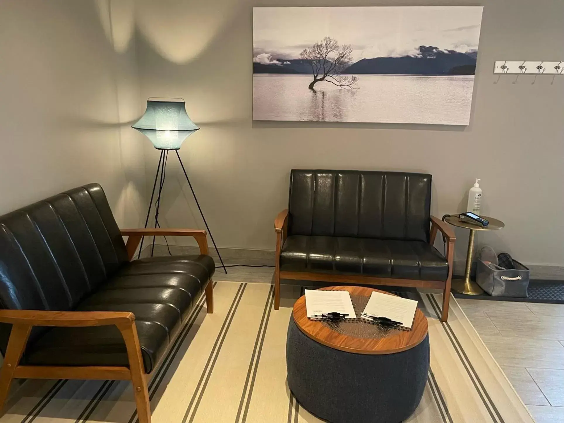 Massage, Seating Area in Hotel & Suites Le Dauphin Drummondville