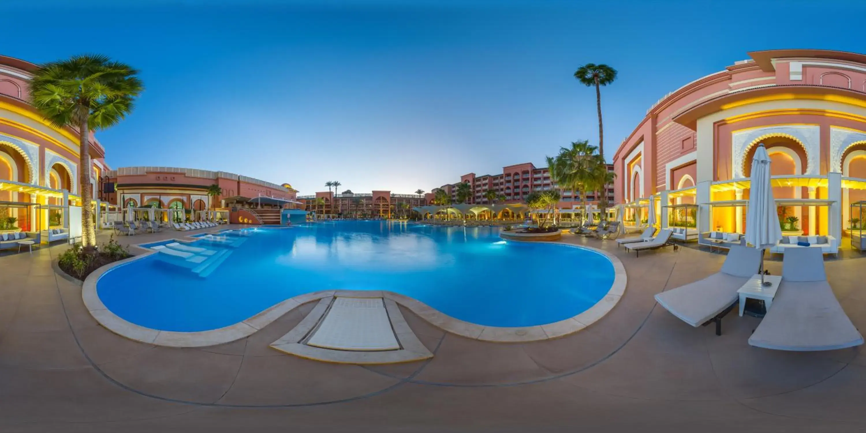 Swimming Pool in Savoy Le Grand Hotel Marrakech